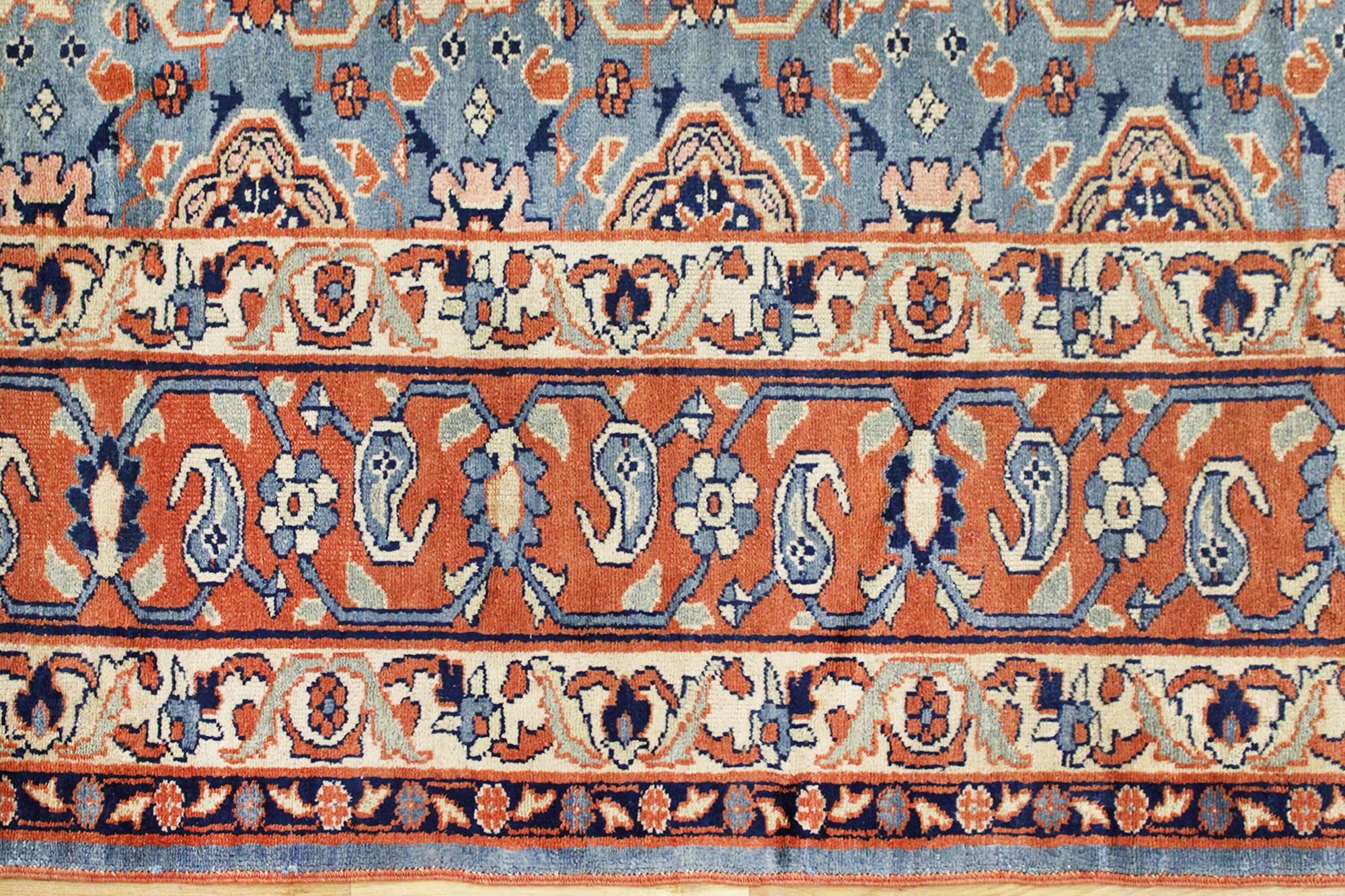 Noué à la main Tapis persan oriental ancien du Nord-Ouest, de taille normale, avec motif répétitif en vente