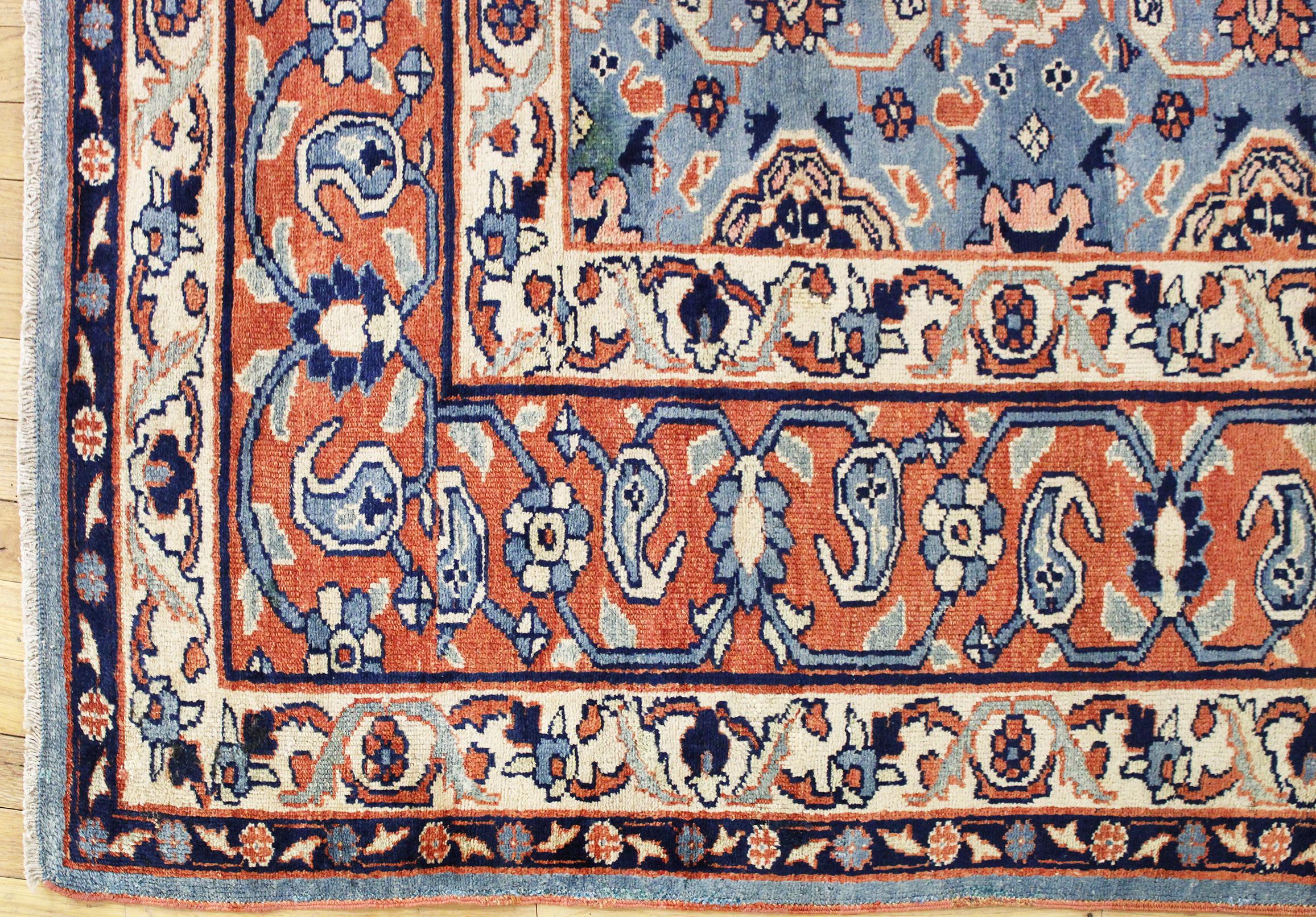 Tapis persan oriental ancien du Nord-Ouest, de taille normale, avec motif répétitif Bon état - En vente à New York, NY