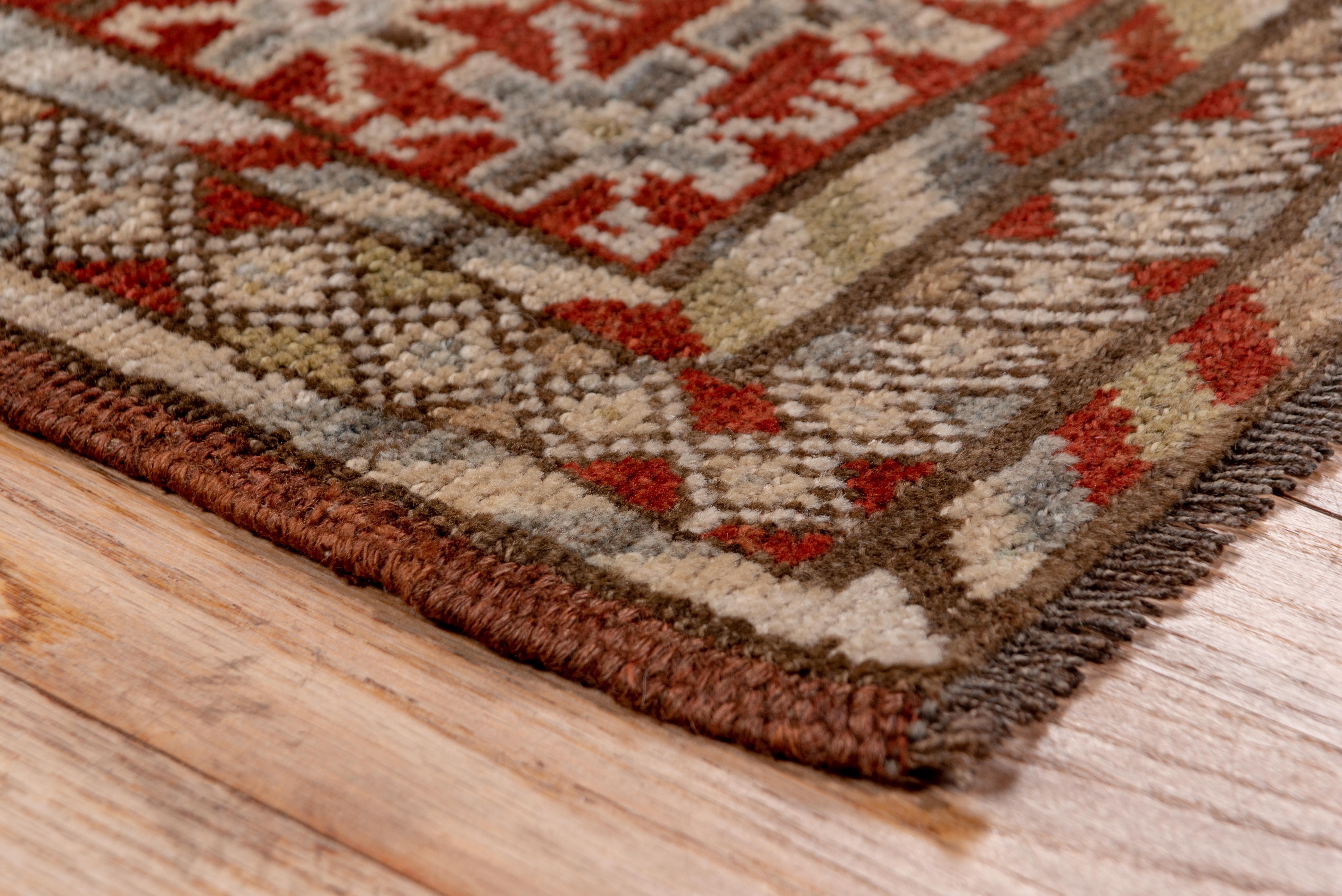 Ancien tapis persan du nord-ouest à motifs de panneaux tribaux Bon état - En vente à New York, NY