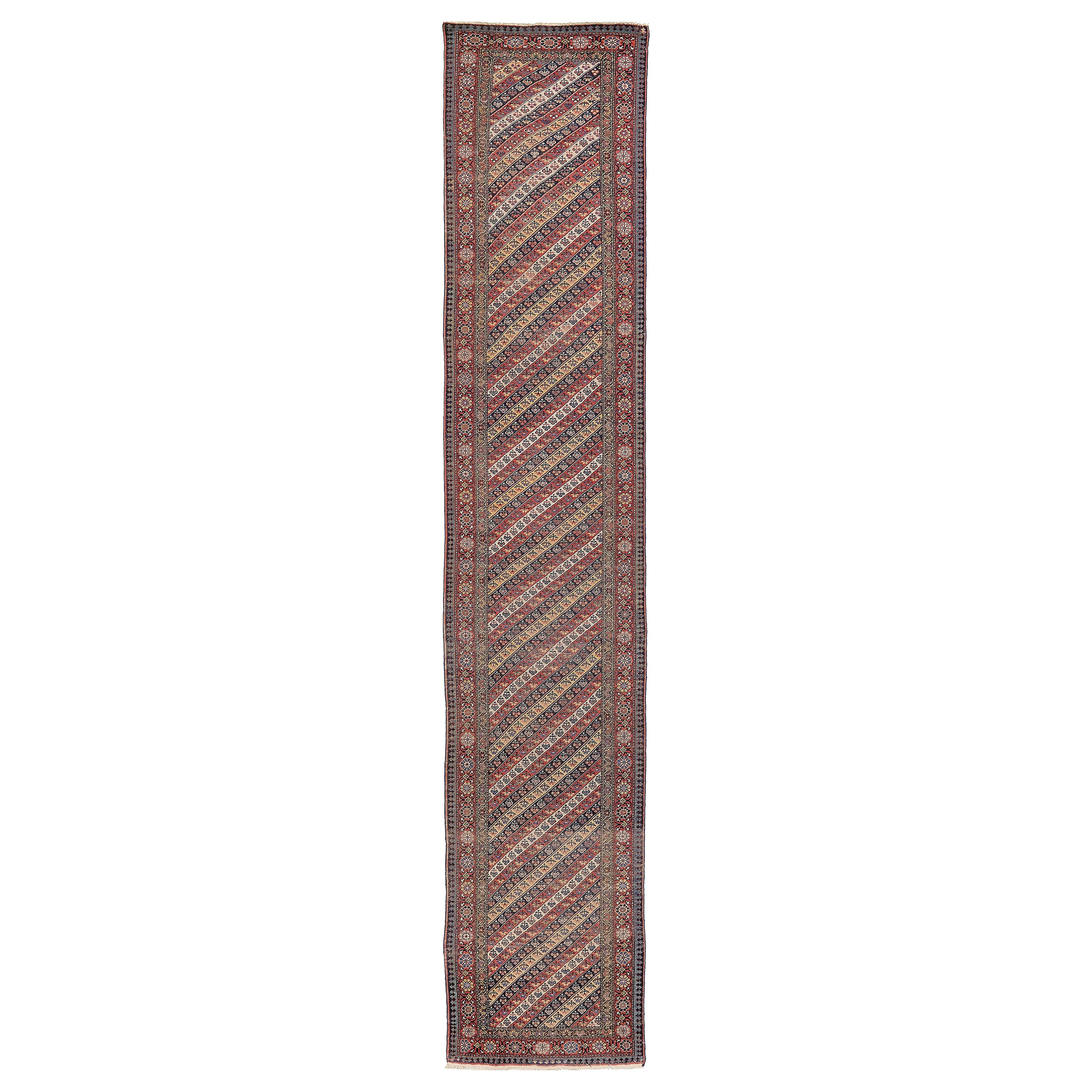 Tapis de couloir persan ancien du Nord-Ouest 26217
