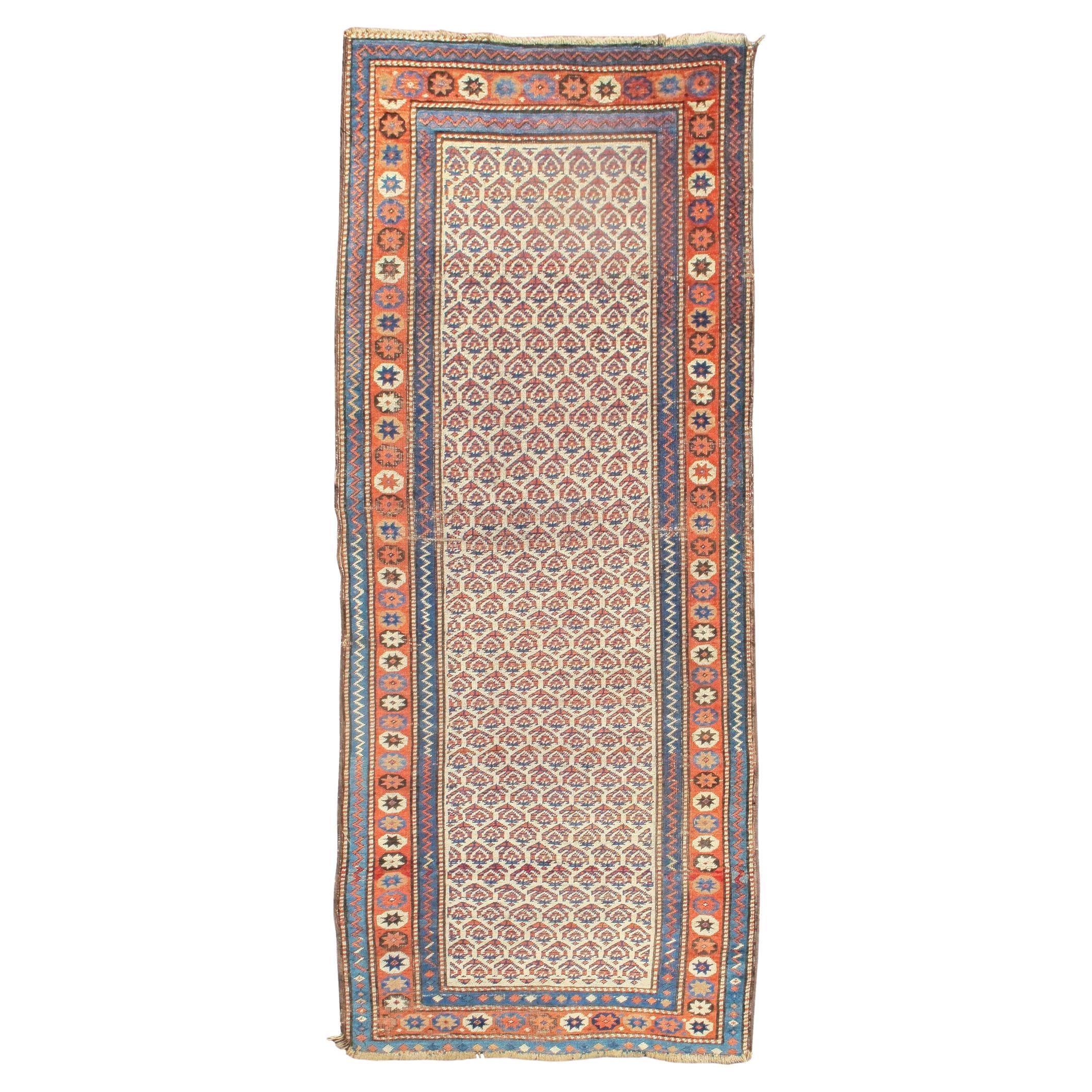 Tapis de couloir persan ancien du Nord-Ouest, vers 1900 en vente