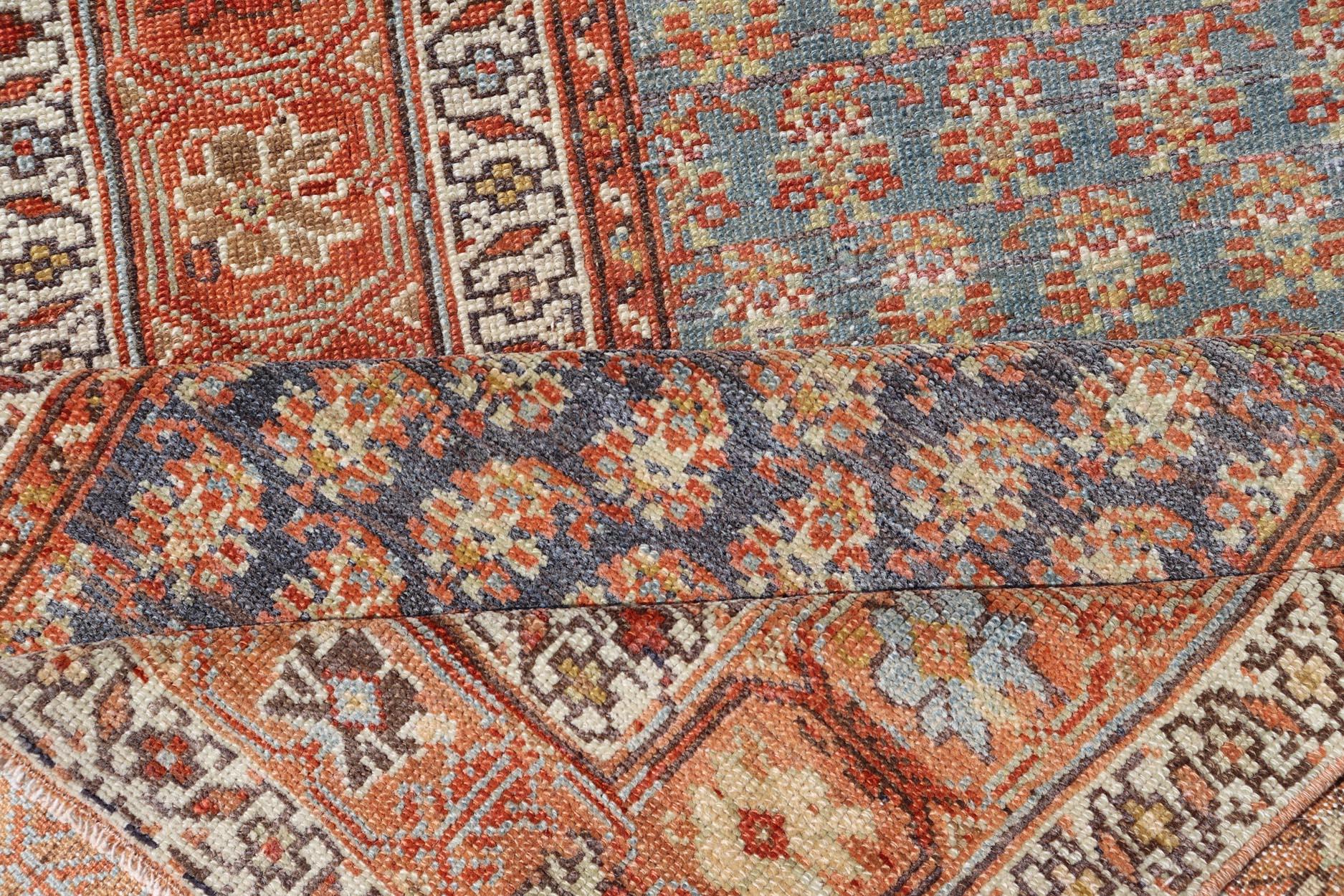 Antiker persischer nordwestlicher Läufer aus Persien mit floralem All-Over-Design 3'2