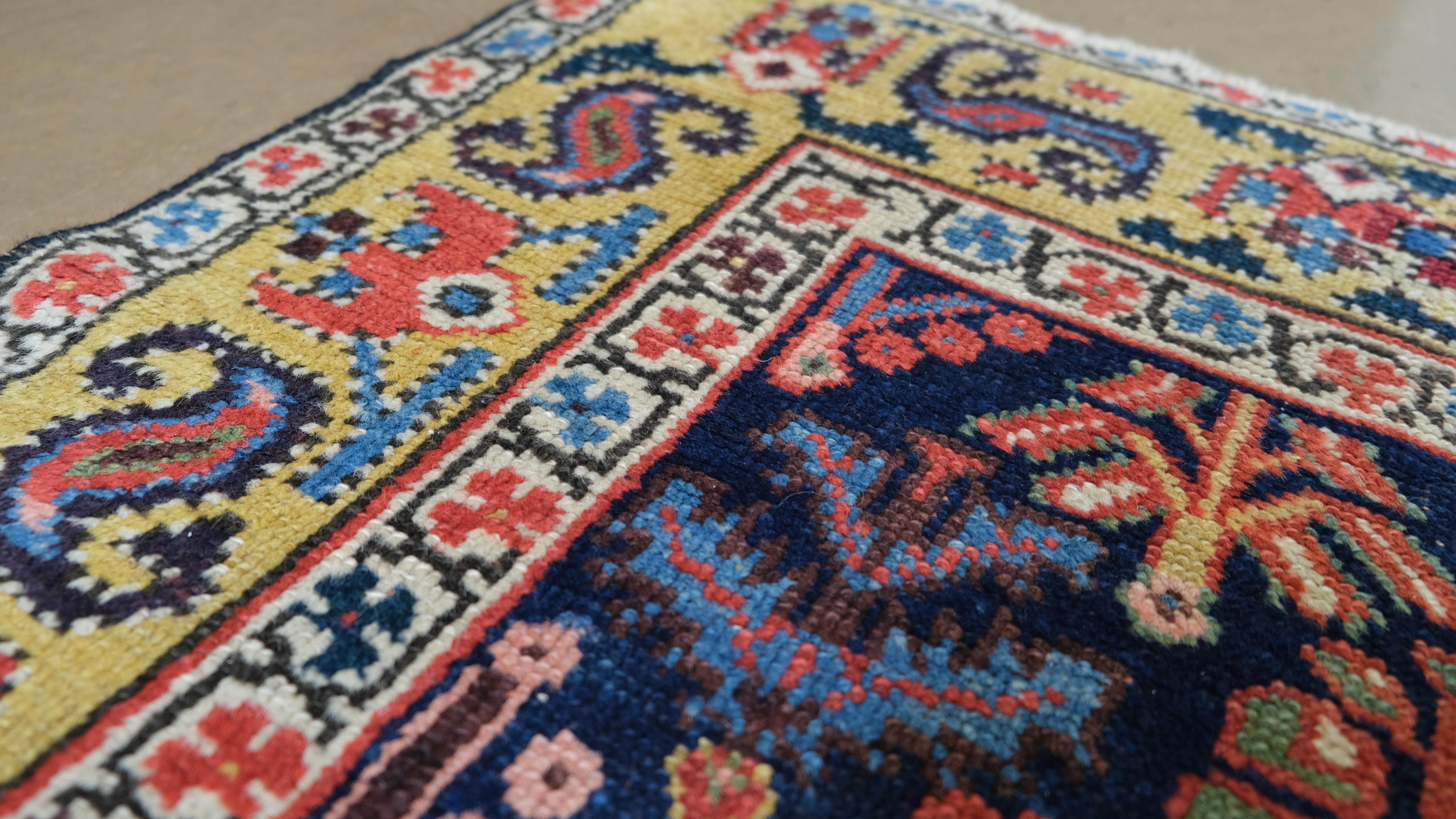 Artisanat Tapis de couloir persan tribal ancien du Nord-Ouest 3'3''x14'8'' en vente