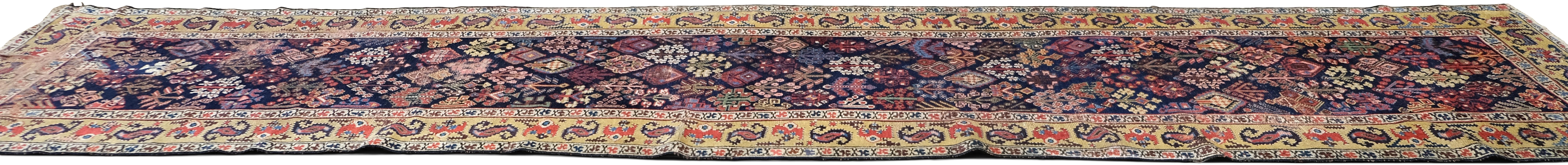 Noué à la main Tapis de couloir persan tribal ancien du Nord-Ouest 3'3''x14'8'' en vente