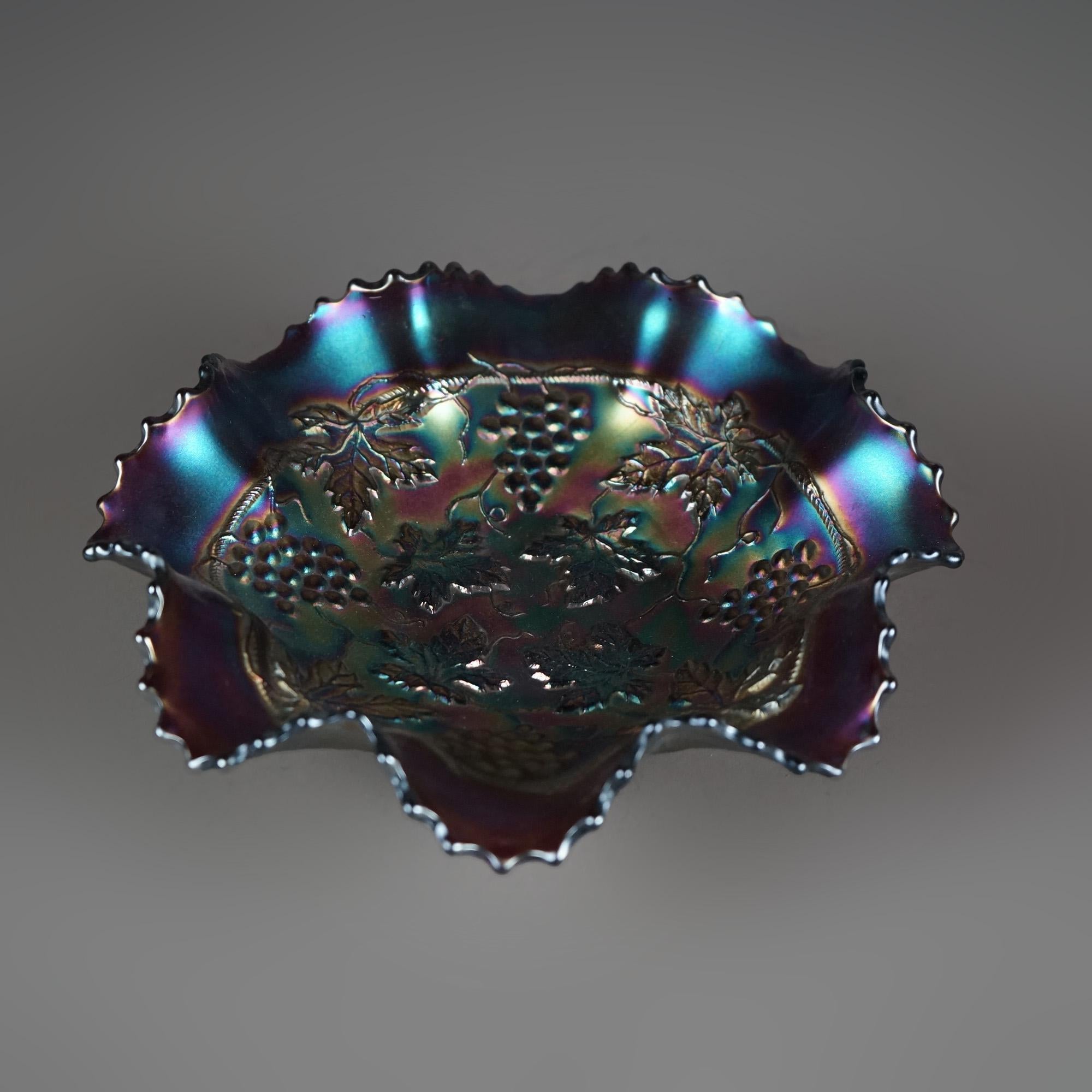 Antique Northwood Purple Amethyst Carnival Glass Bowl with Grape & Leaf C1920 In Good Condition For Sale In Big Flats, NY