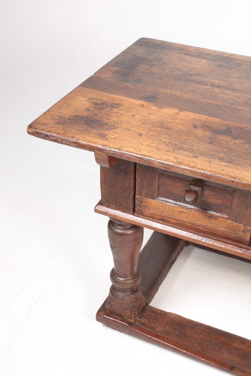Antique Norwegian Baroque Table in Patinated Solid Oak, 18th Century In Good Condition In Lejre, DK