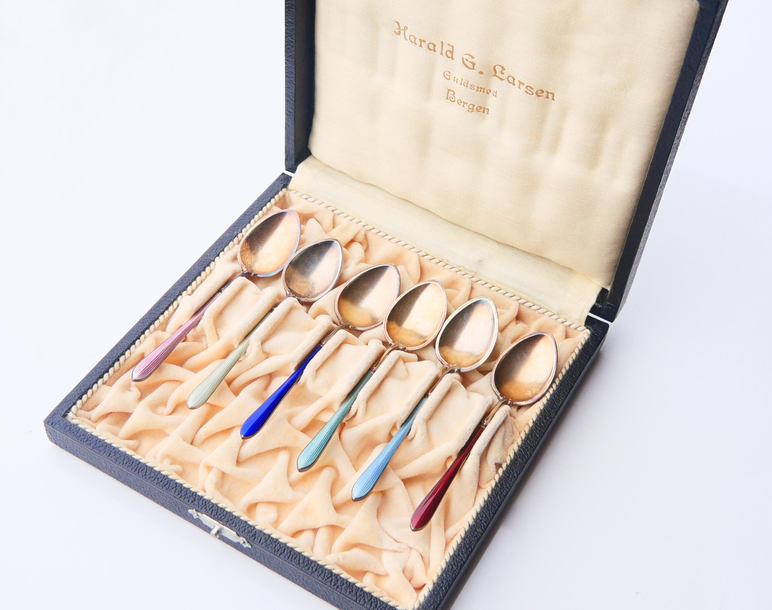 Antike Norwegen Boxed Löffel Set Eiscreme Kaffee Emaille massiv 830 Silber / 78gr im Angebot 1