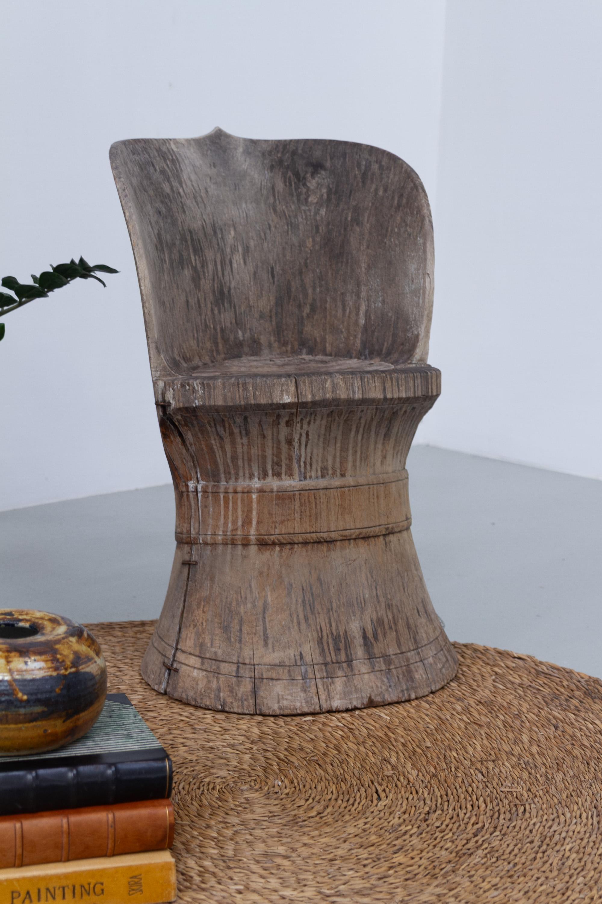 Ancienne chaise norvégienne Kubbestol (chaise à souche), avec sculptures, années 1800. en vente 11