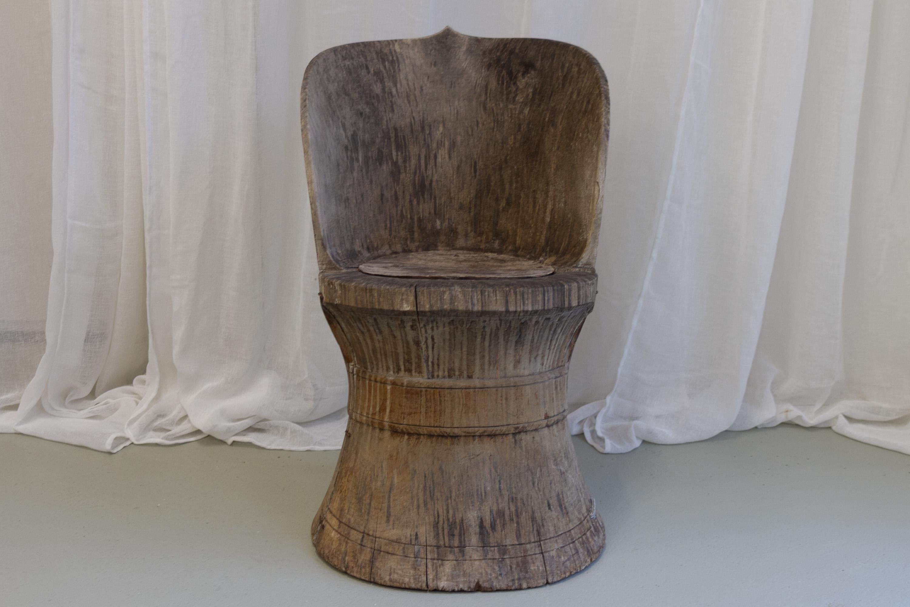 Ancienne chaise norvégienne Kubbestol (chaise à souche), avec sculptures, années 1800. en vente 13