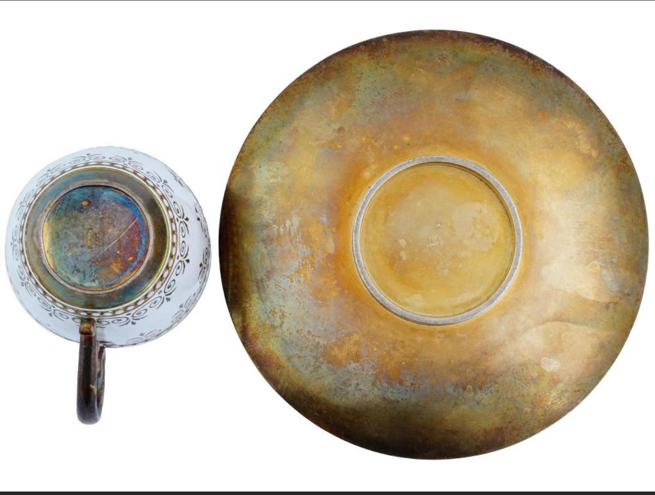 Antico set di tazze e piattini norvegesi in argento e smalto cloisonné di David Andersen in vendita 1