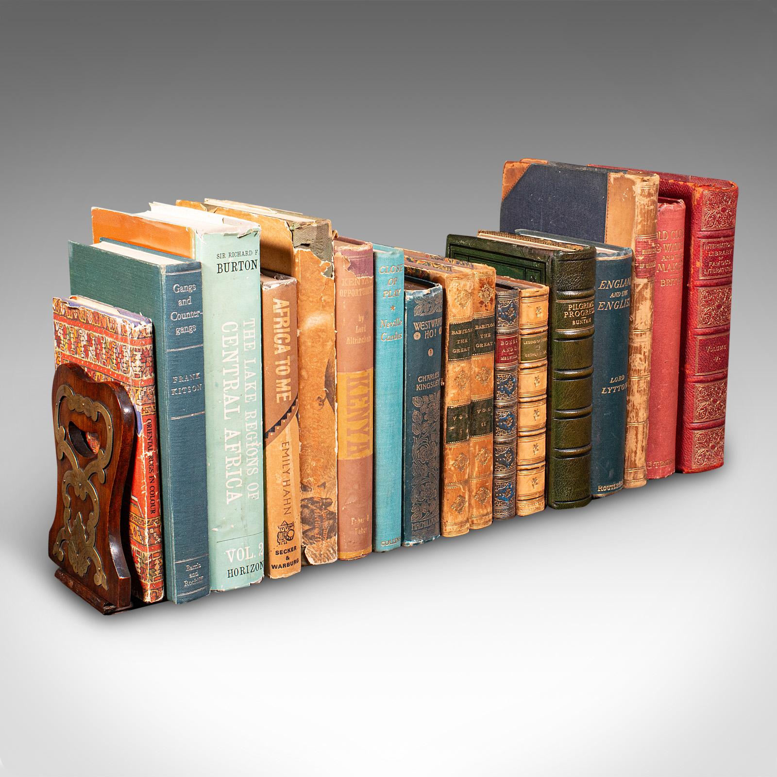 Antike Novel Slide, Englisch, Nussbaum, Messingkappen, ausziehbare Buchstütze, viktorianisch 4