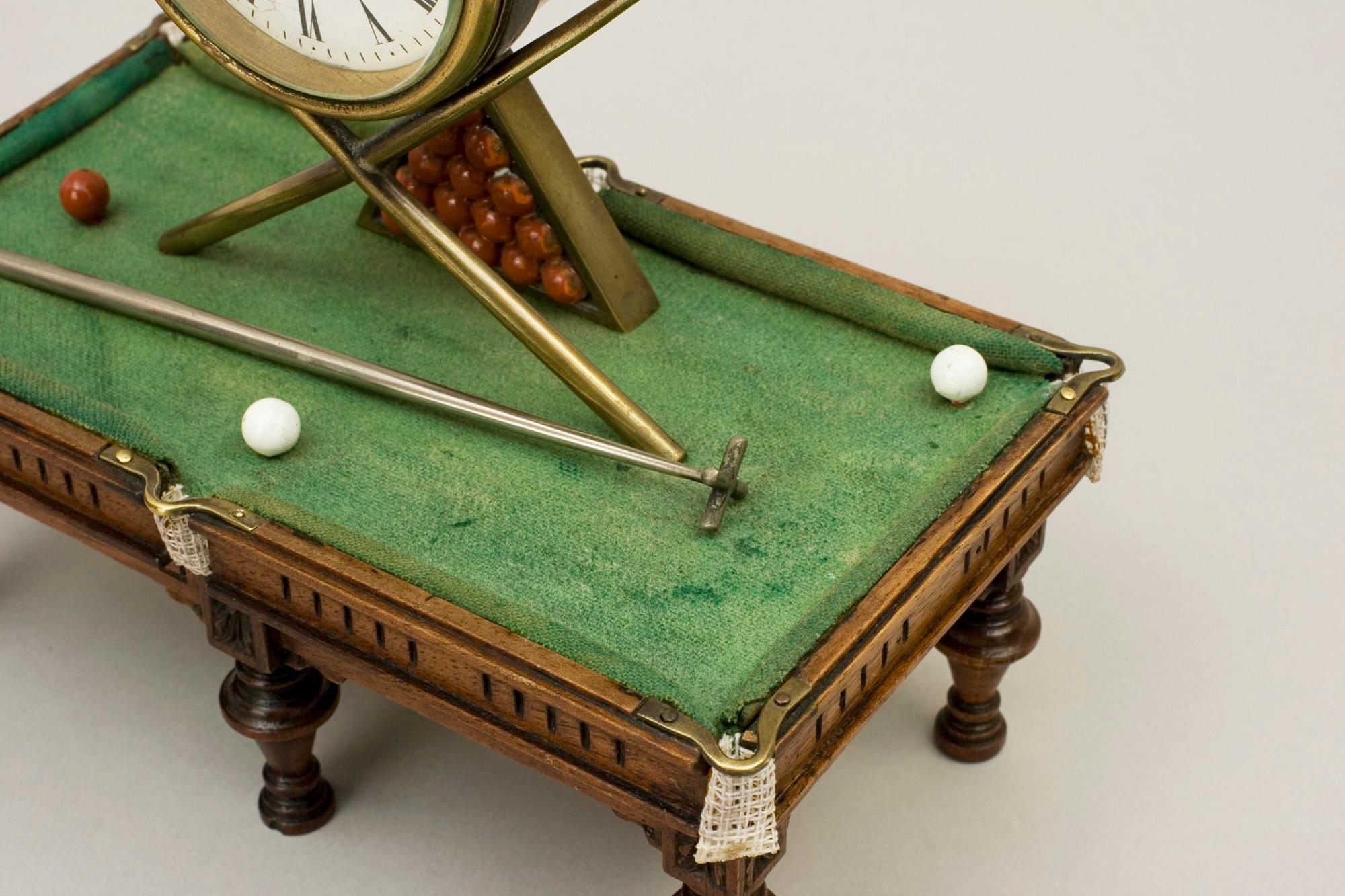 Sporting Art Horloge de billard ancienne fantaisie en vente