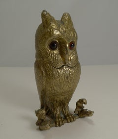 Encrier ancien:: hibou en bronze doré avec yeux en verre