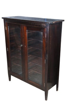 Antique Novelty Wood Works Co. Bibliothèque vitrine en acajou de style Mission