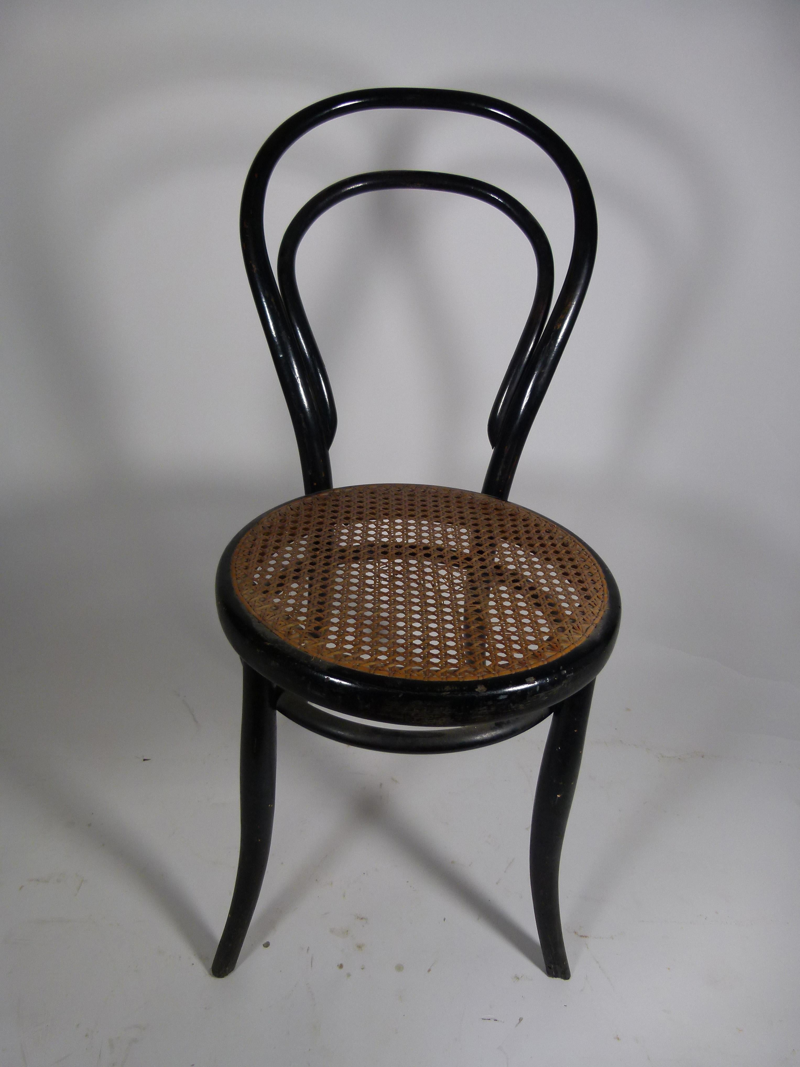 Antique Number 14 Chair by Michael Thonet In Good Condition In Vulpellac, Girona