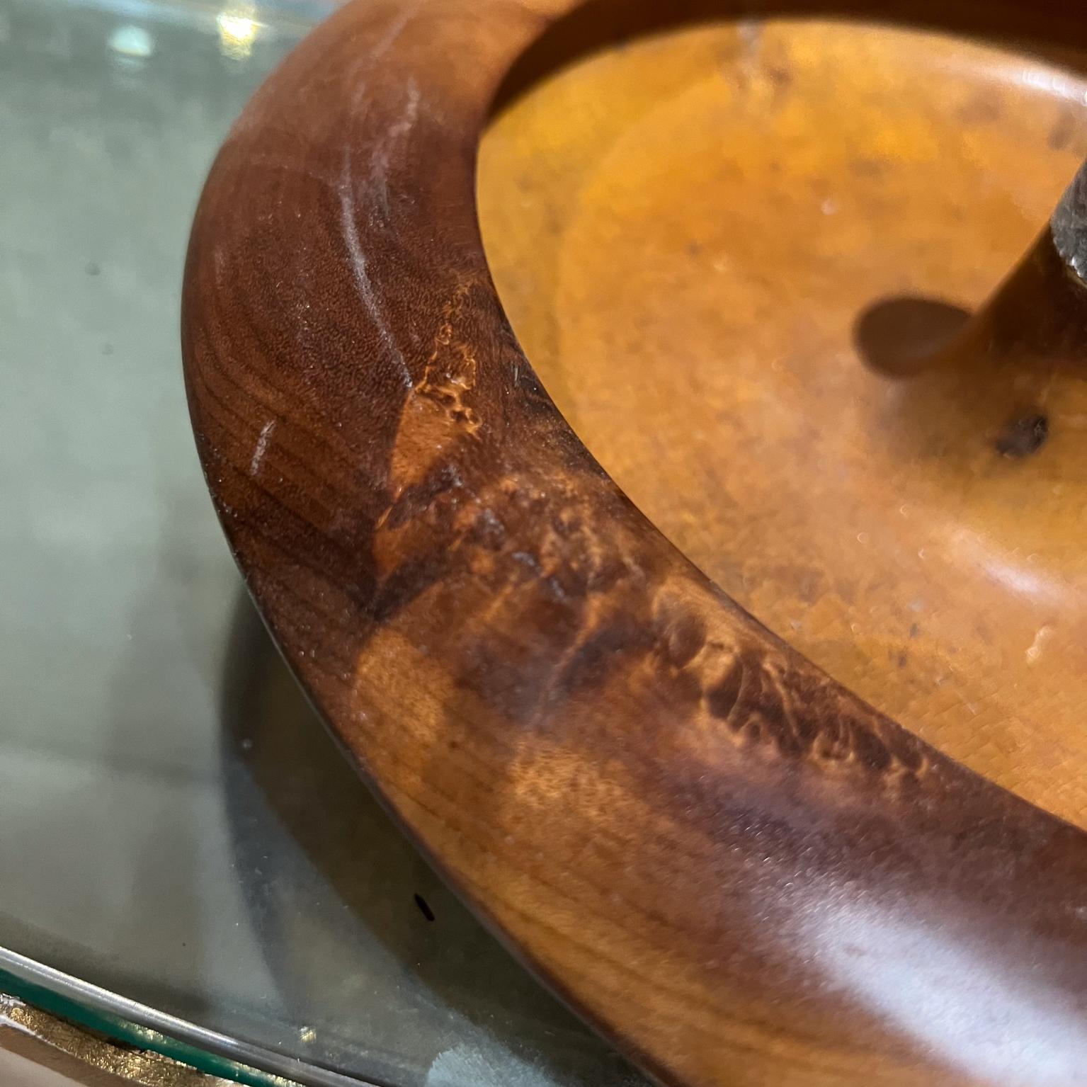 Antike Nutcracker-Schale + Hammer- Mallet aus massivem Ahornholz und Bronze, USA im Angebot 4