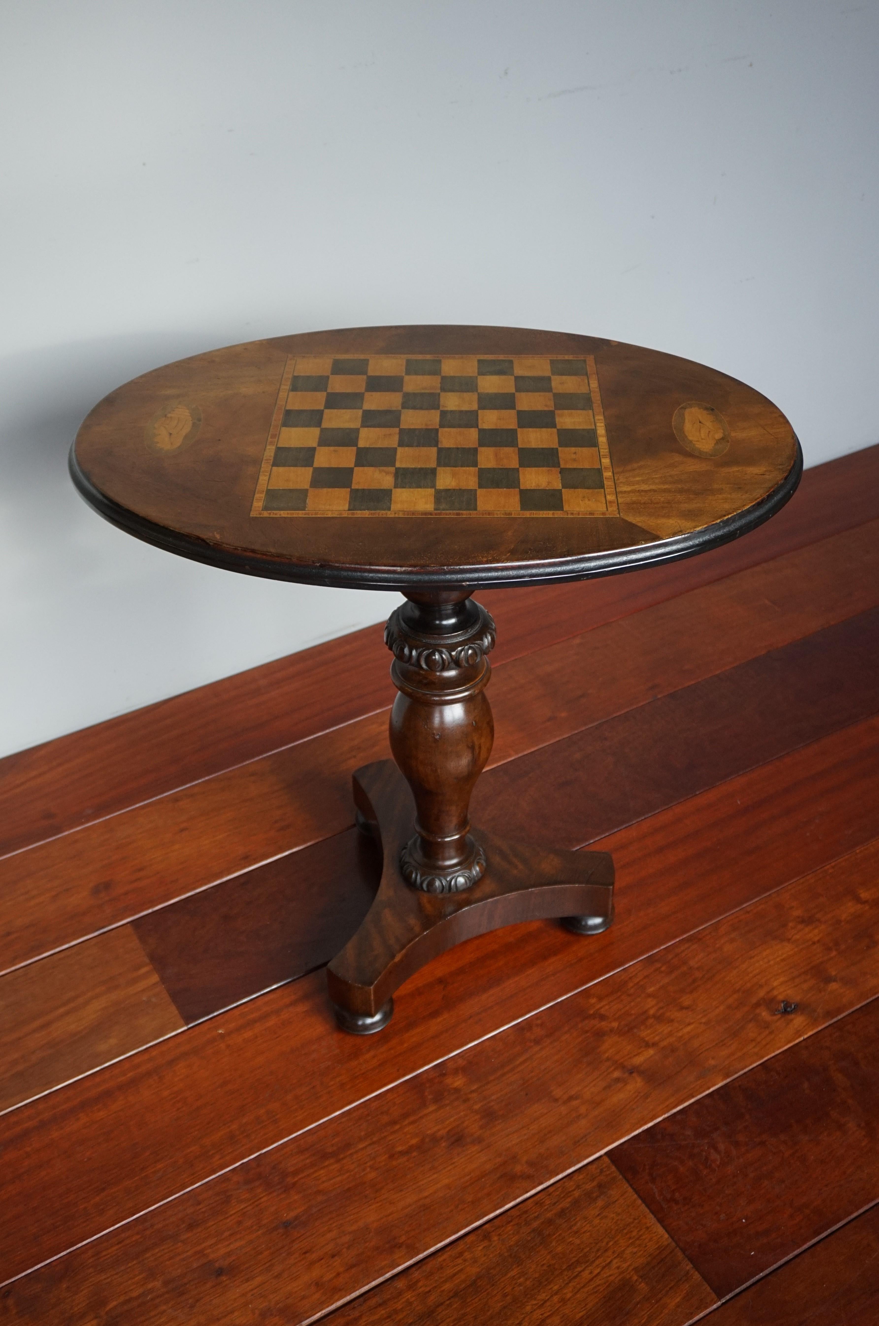 Antique Nutwood and Satinwood Tilt-Top Chess Table with Nautilus Shell Inlay 6
