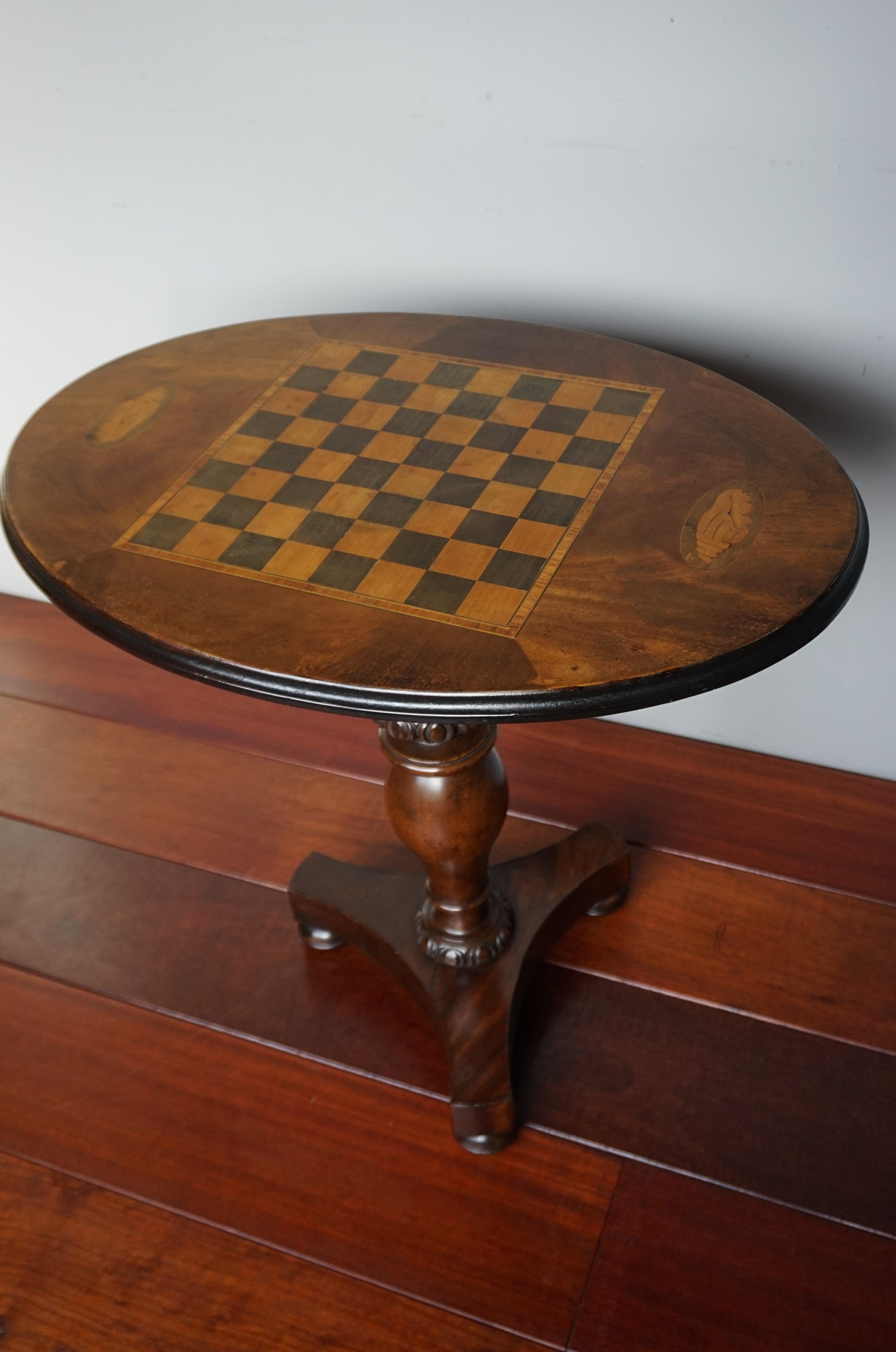 20th Century Antique Nutwood and Satinwood Tilt-Top Chess Table with Nautilus Shell Inlay