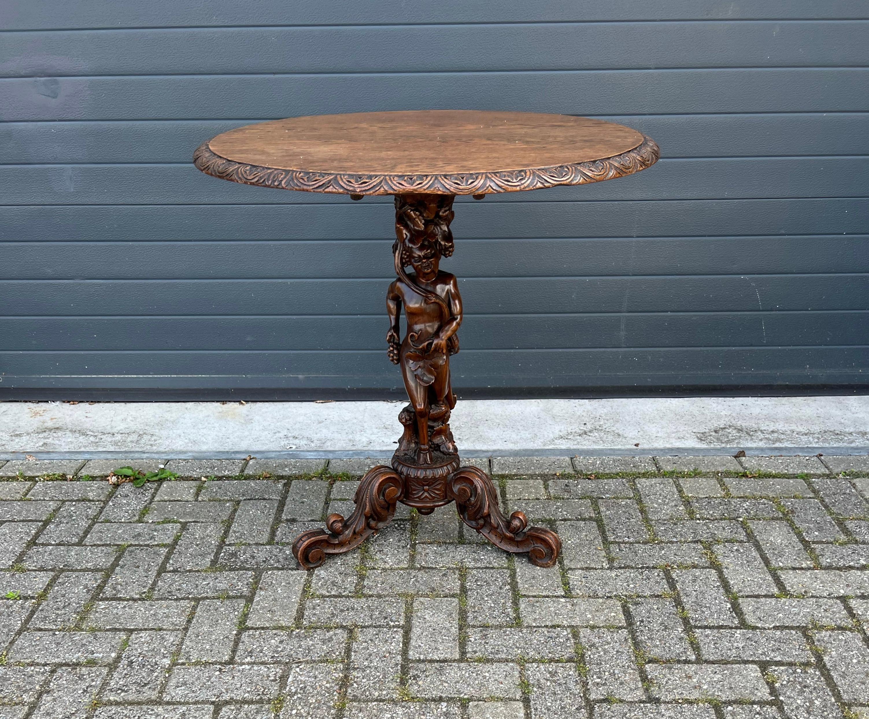 Remarkable, practical and highly decorative antique table.

We are certain that this incredibly well-crafted and one of a kind table will appeal to both antique furniture enthousiasts in general AND to wine related antique collectors in