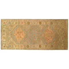 Antike N.W. Dekorativer persischer Orientteppich in kleinem Läuferformat, weiche Farbe, Persien
