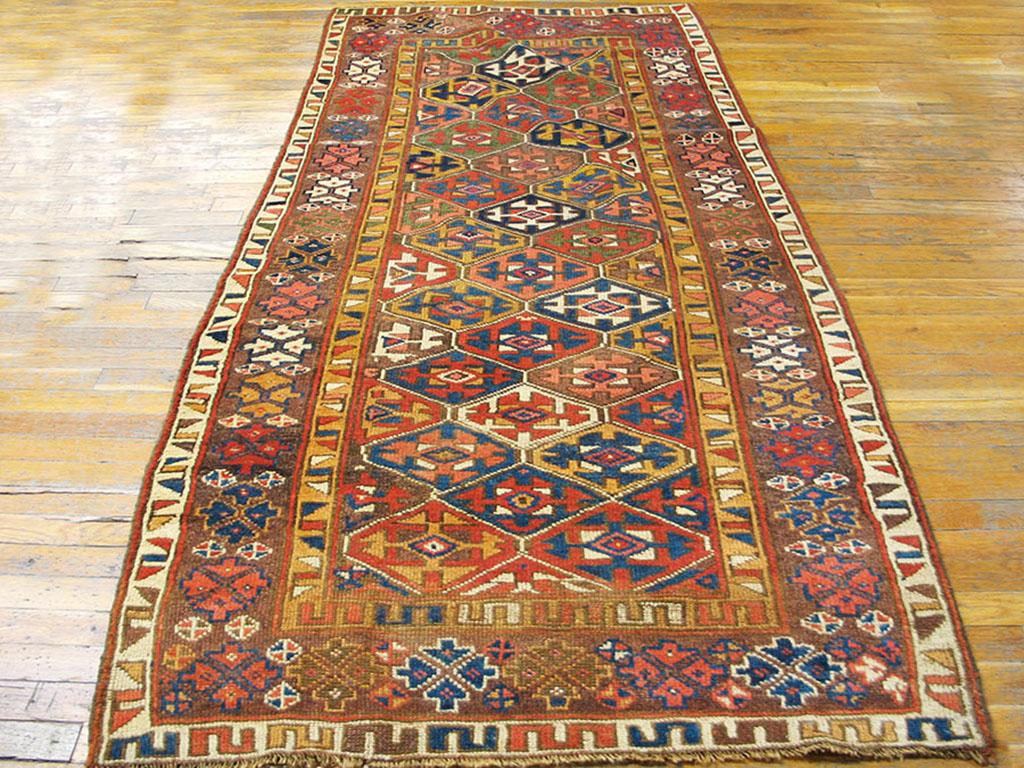 Tapis persan ancien du Nord-Ouest fait à la main. Tissé vers 1900. Taille du tapis : 4'0