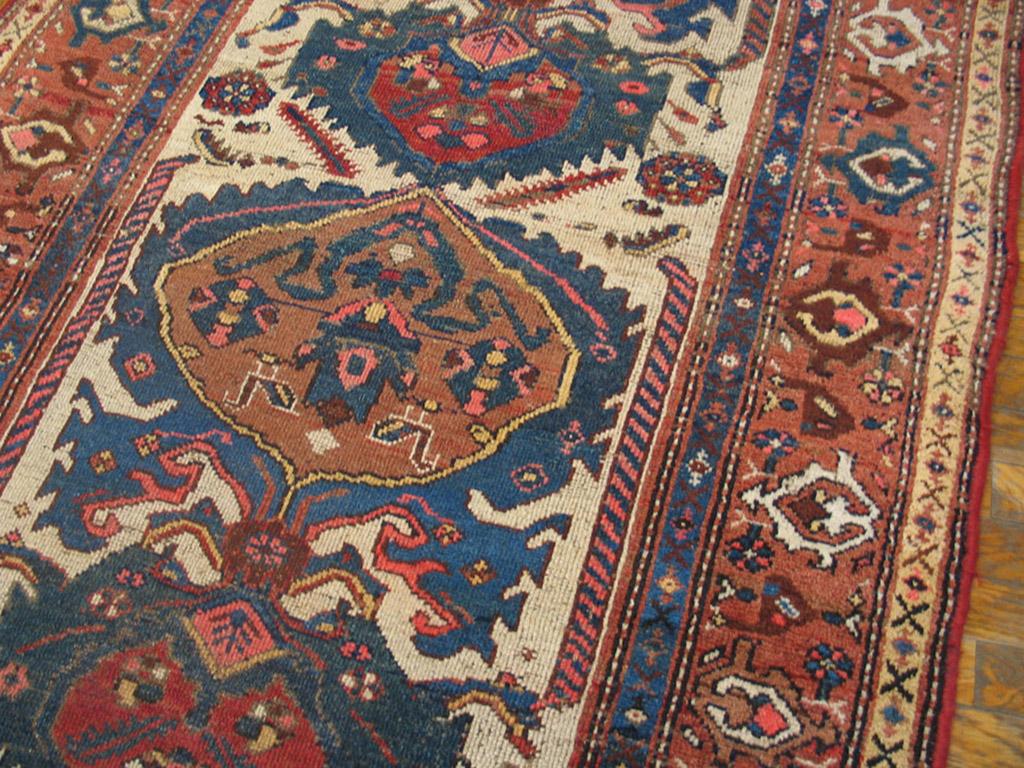 Early 20th Century N.W. Persian Carpet ( 4' x 10' - 122 x 305 ) In Good Condition For Sale In New York, NY