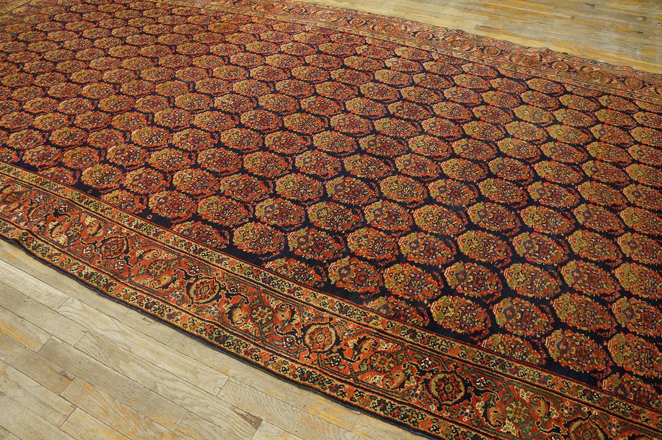 Antiker N.W Persischer Teppich 6' 1'' x 14' 10' (Mittleres 19. Jahrhundert) im Angebot