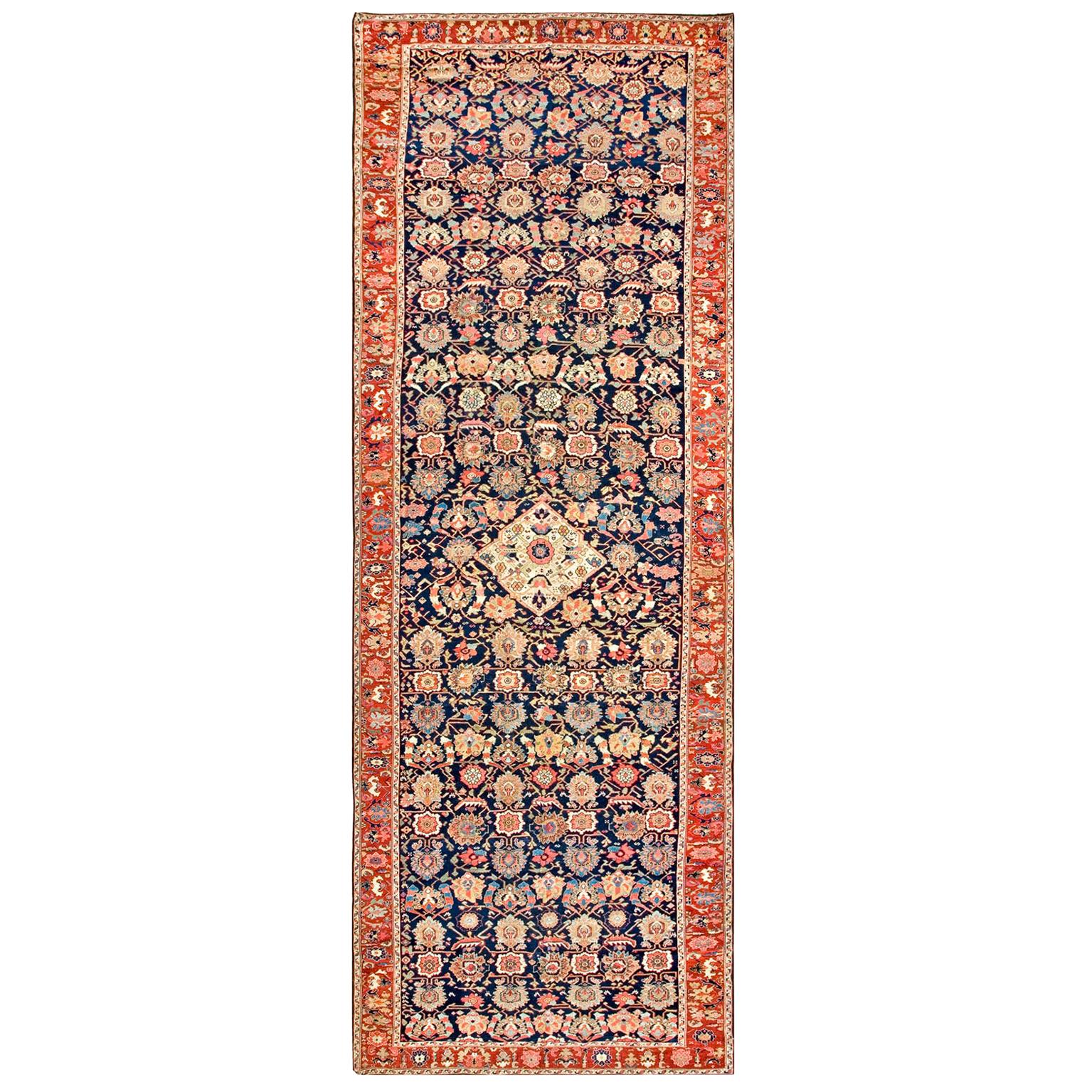 Anfang des 19. Jahrhunderts N.W. Persischer Galerieteppich ( 6'10" x 20' - 208 x 610)
