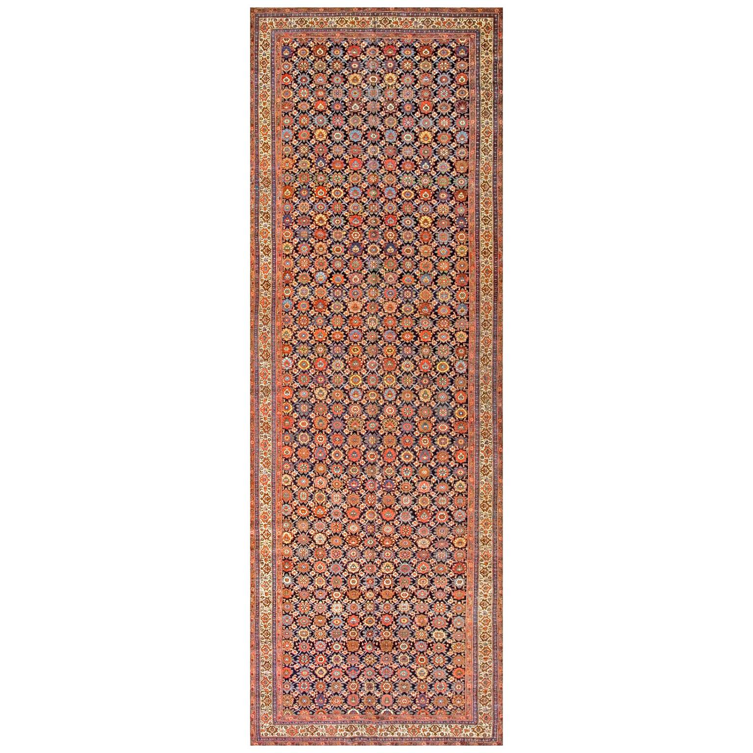 19ème siècle N.W. Tapis Persan Gallery ( 6'6" x 19' - 198 x 579 ) en vente