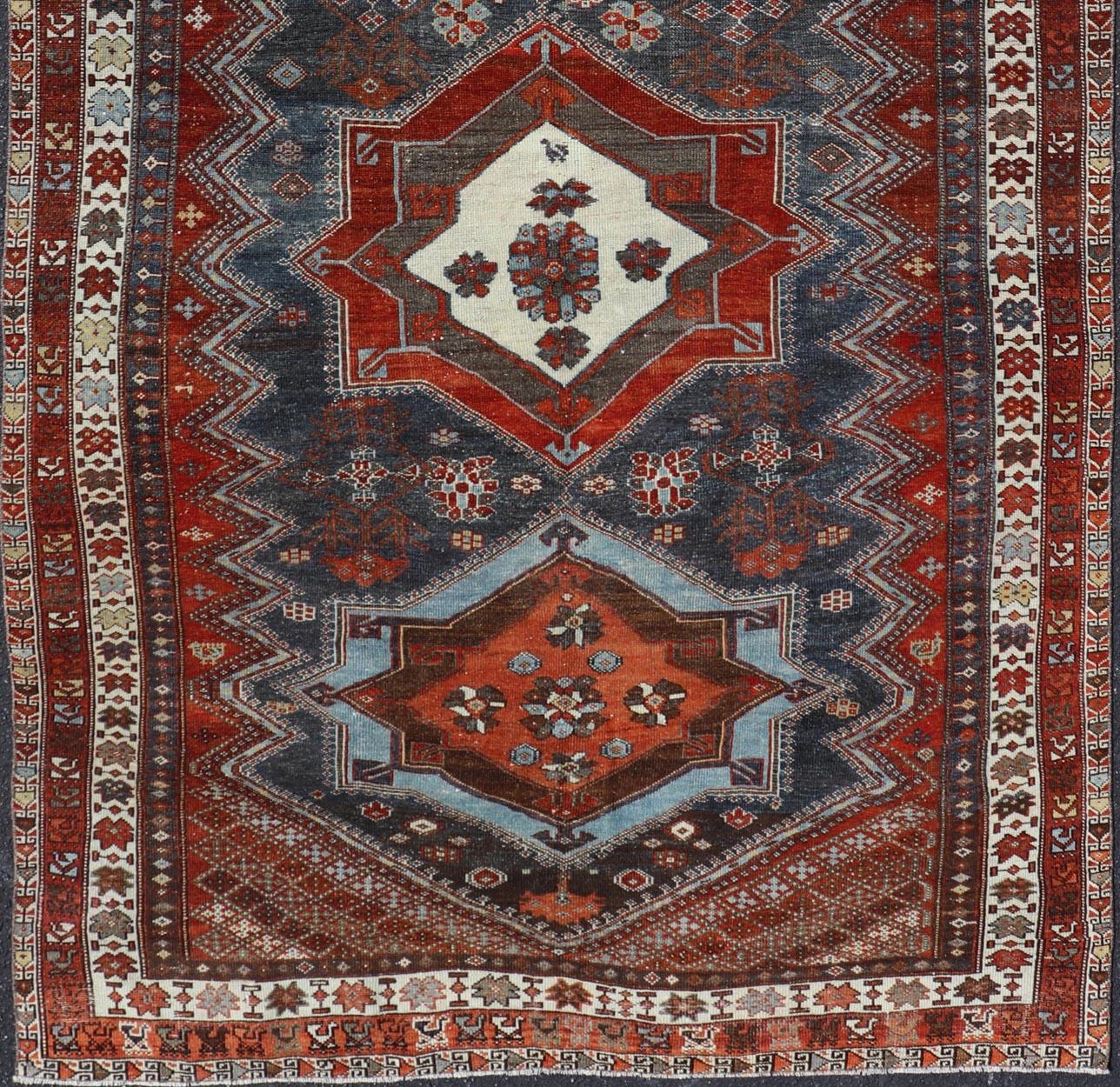 Antike N.W. Persischer Teppich mit geometrischen Medaillons 5'0