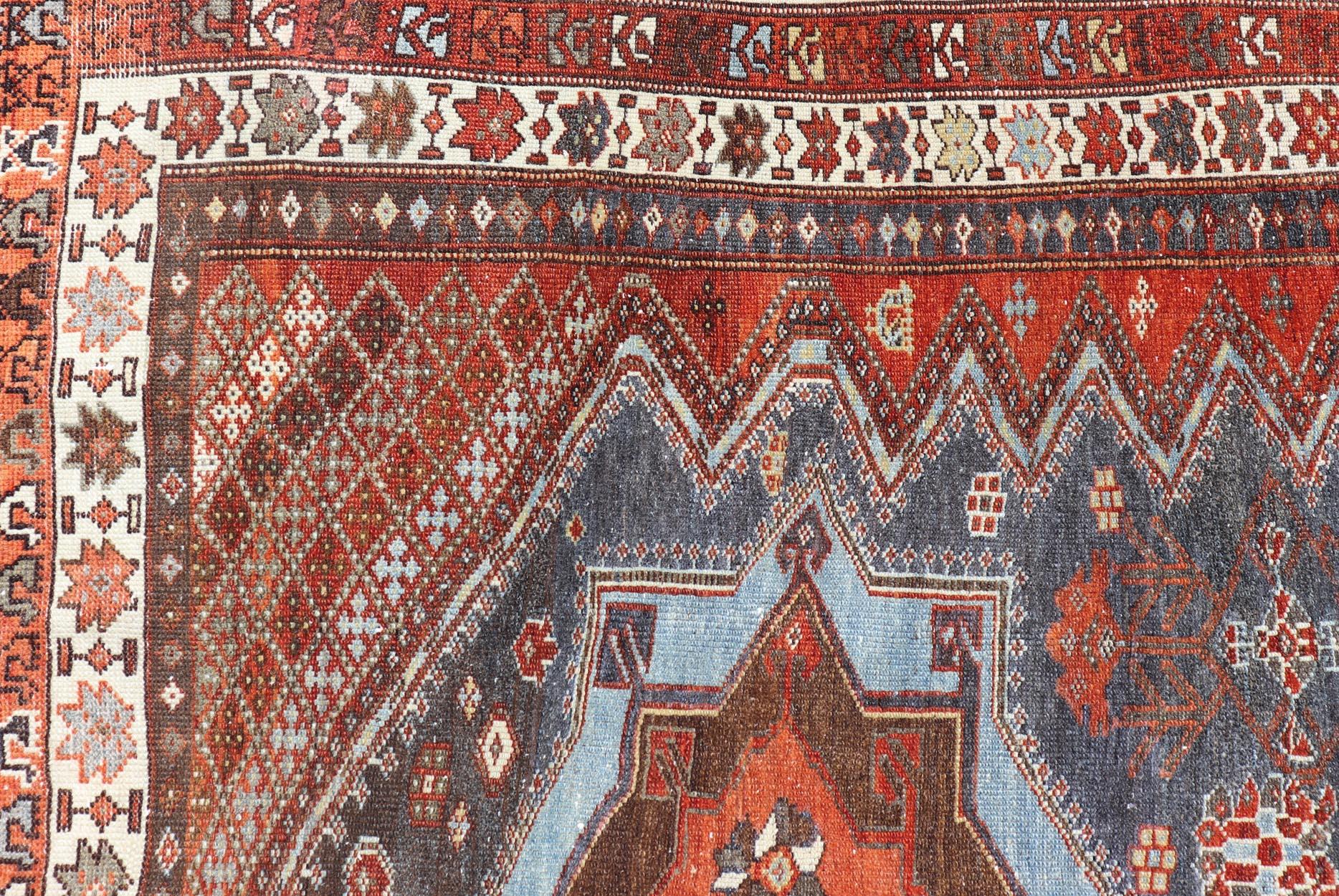 Antike N.W. Persischer Teppich mit geometrischen Medaillons 5'0