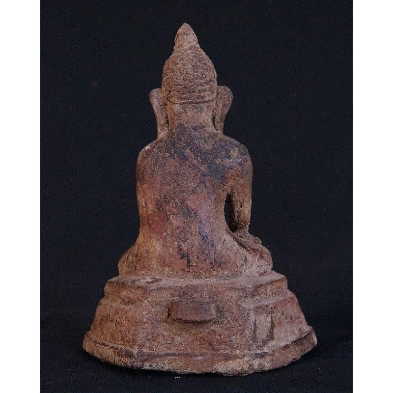 Antique Nyaung-Yan Buddha from Burma In Good Condition For Sale In DEVENTER, NL
