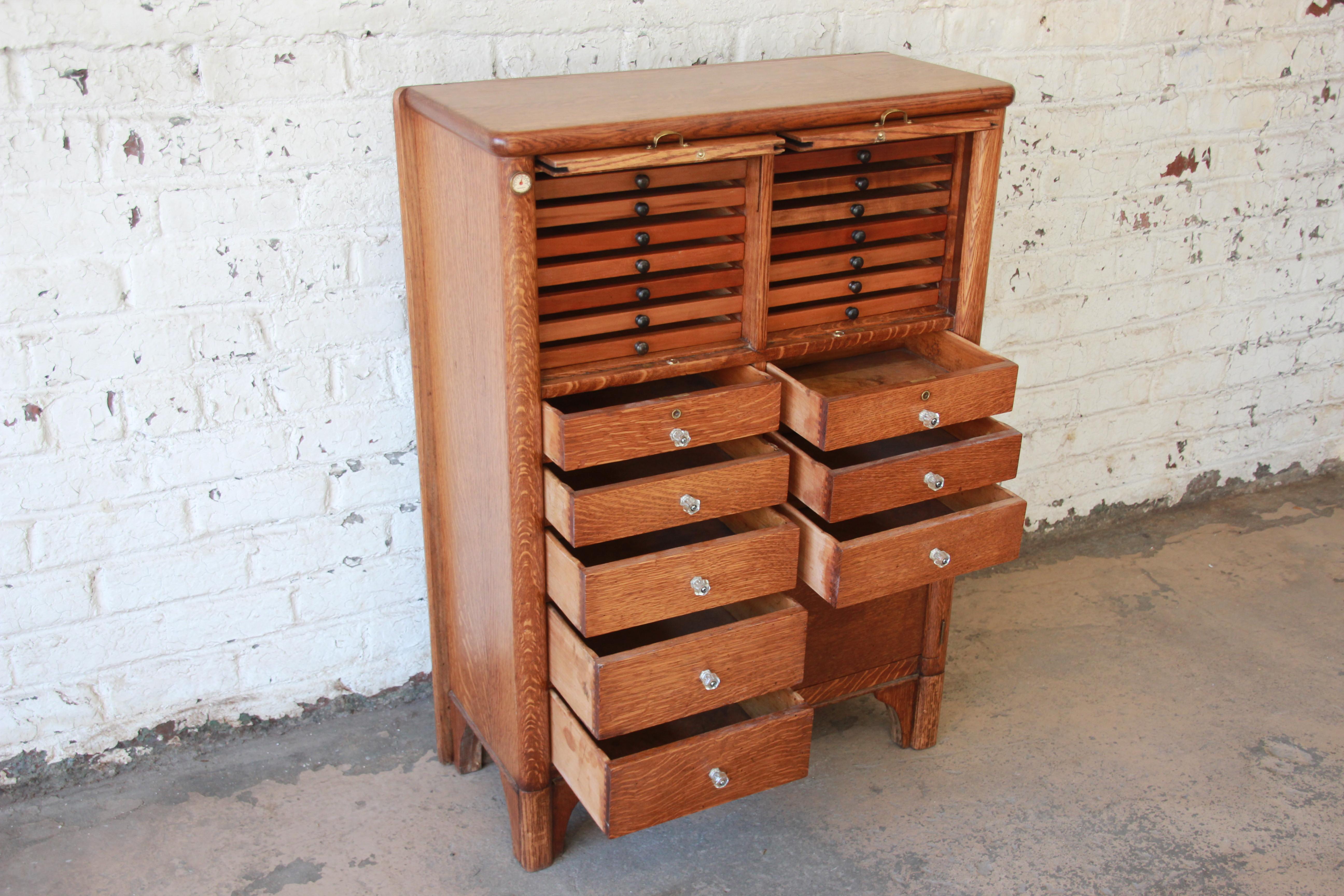 Antique Oak 22-Drawer Dental Cabinet In Good Condition In South Bend, IN