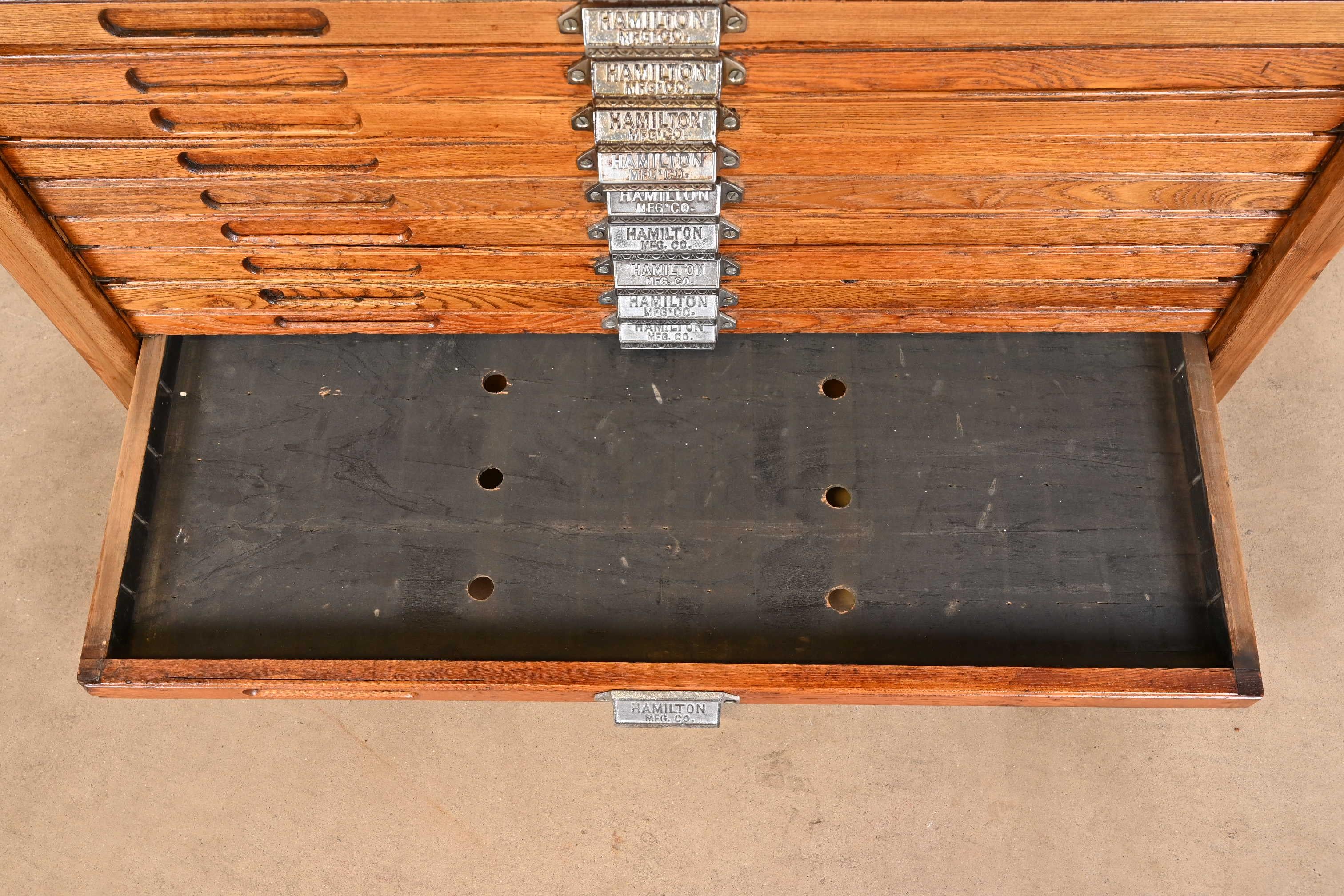 Antique Oak 24-Drawer Architect's Blueprint Flat File Cabinet by Hamilton In Good Condition In South Bend, IN