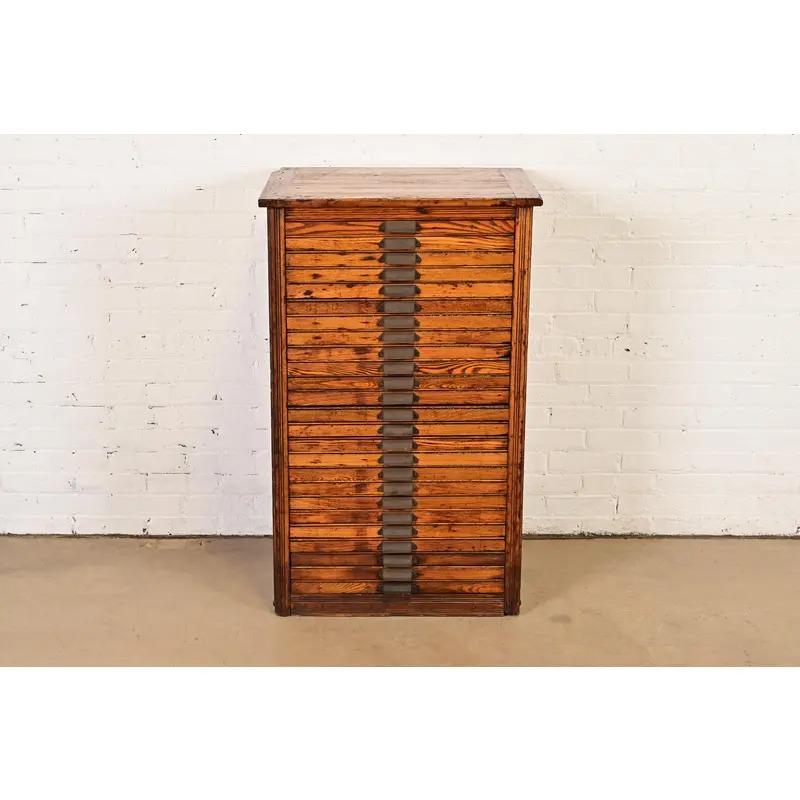 Arts and Crafts Antique Oak 25-Drawer Architect's Blueprint File Cabinet by Hamilton, Circa 1900 in vendita