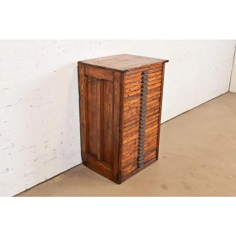 XX secolo Antique Oak 25-Drawer Architect's Blueprint File Cabinet by Hamilton, Circa 1900 in vendita