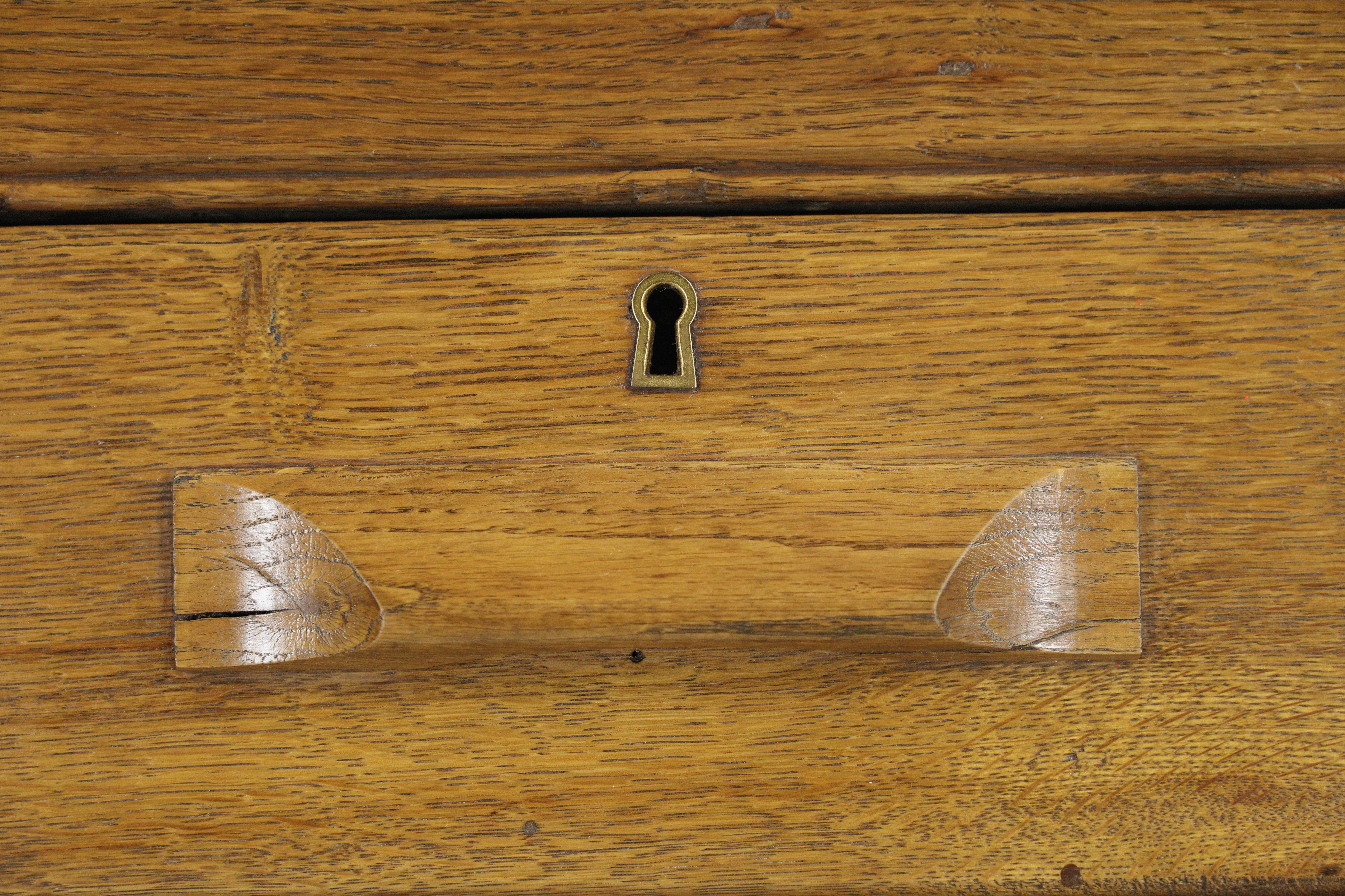 Américain Classeur de bureau à 8 tiroirs en Oak Oak antique avec dessus extractible en vente