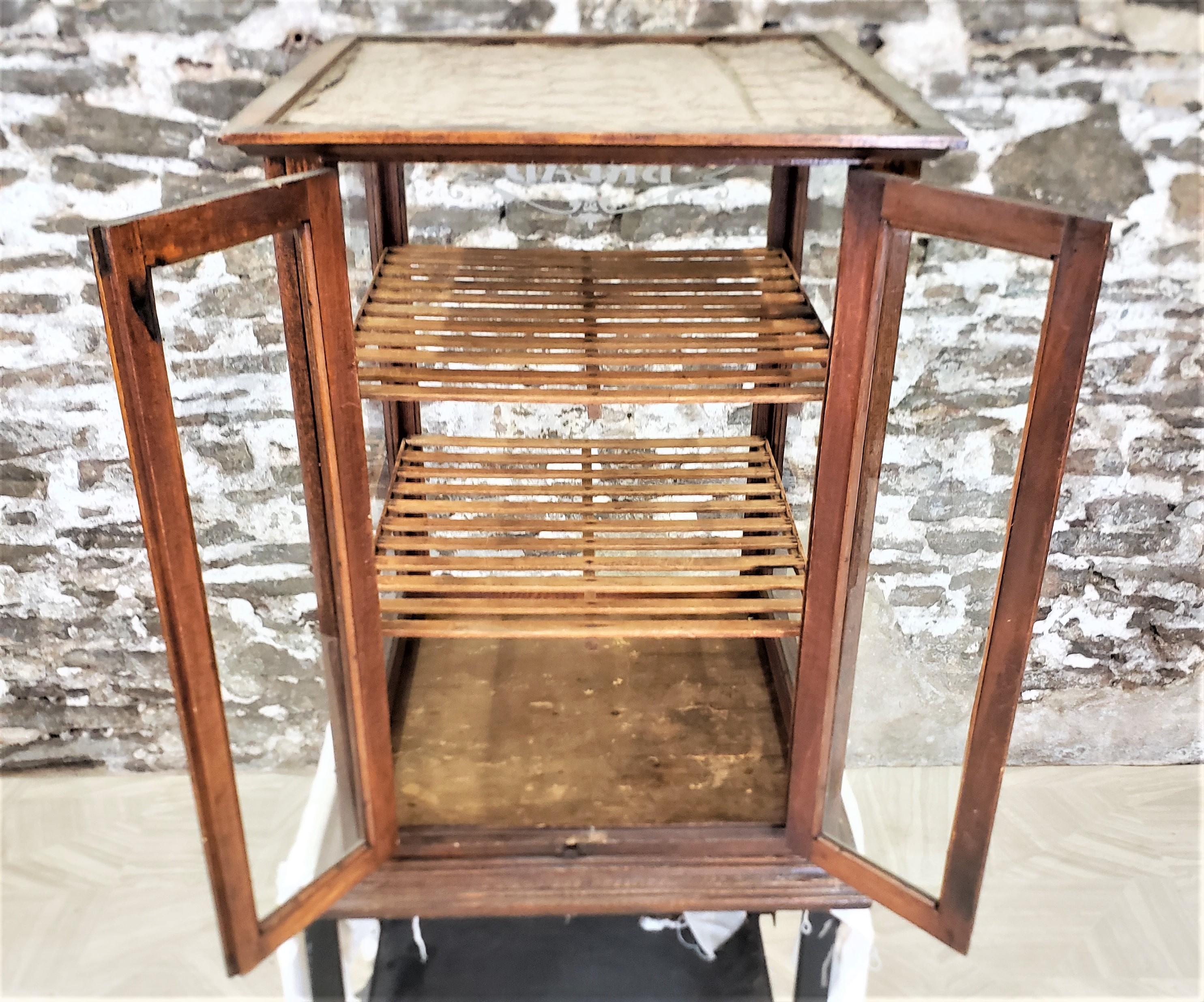 Antique Oak A & L Strachan's Bread Bakery Store Advertising Display Cabinet In Good Condition In Hamilton, Ontario