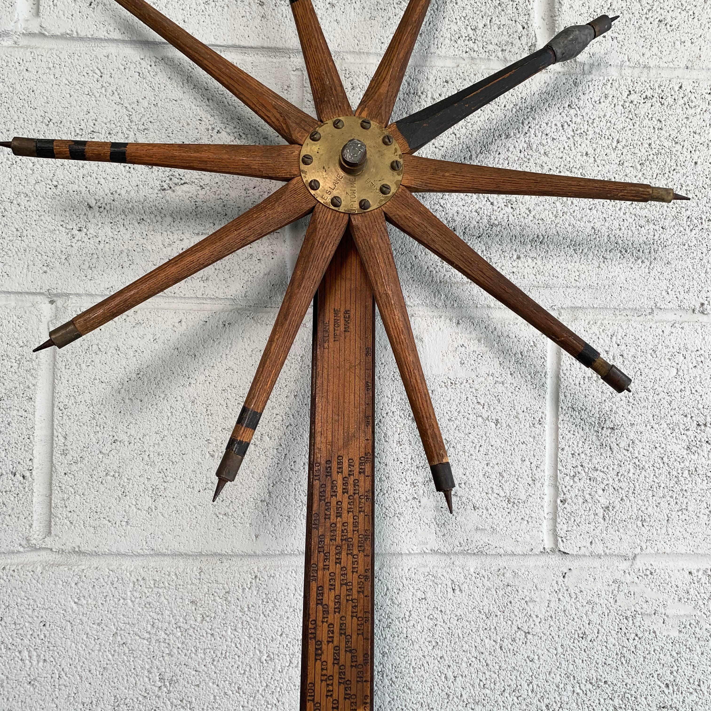 Calibro antico in legno di Oak e ottone di E. S. Lane, Upton ME In condizioni buone in vendita a Brooklyn, NY