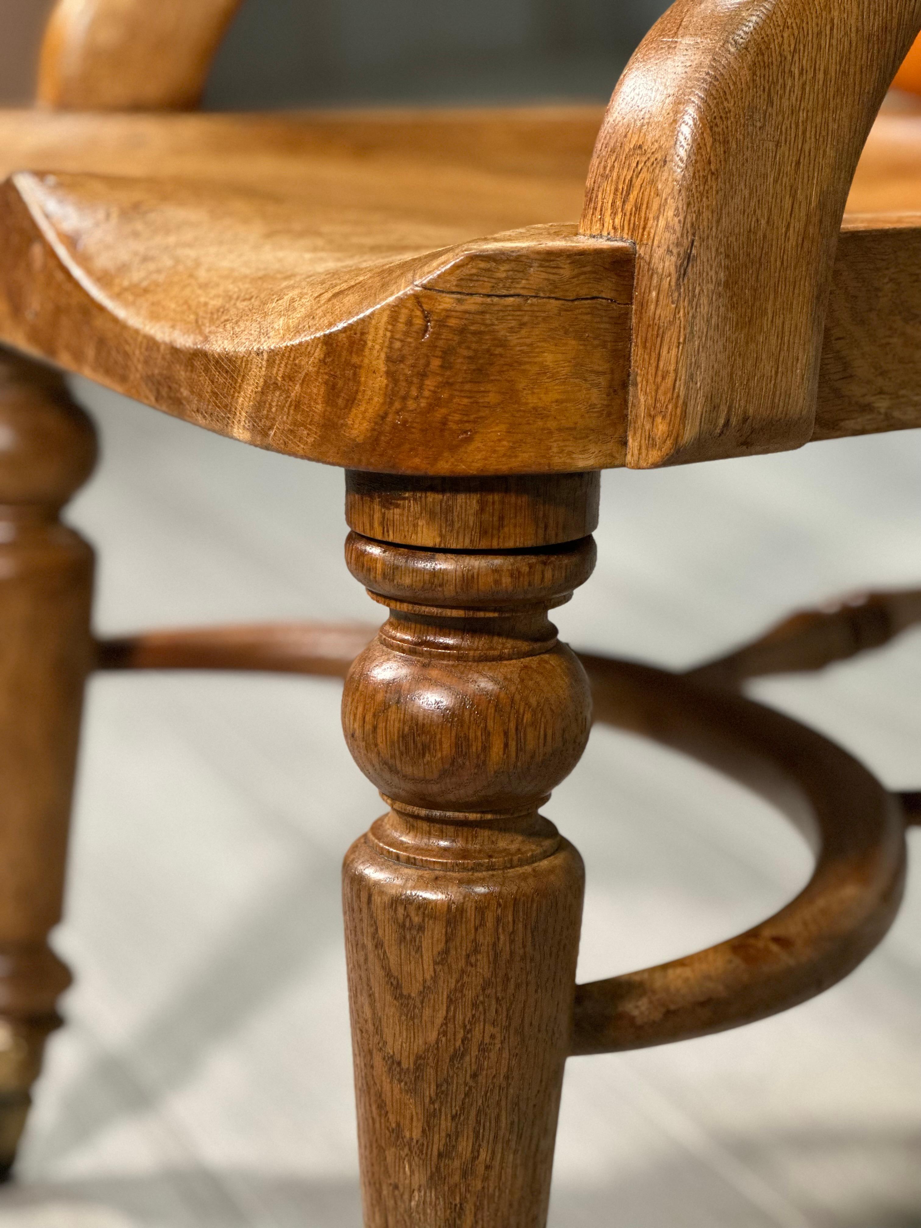 Chaise de bureau antique en chêne et cuir Bon état - En vente à Accrington, GB