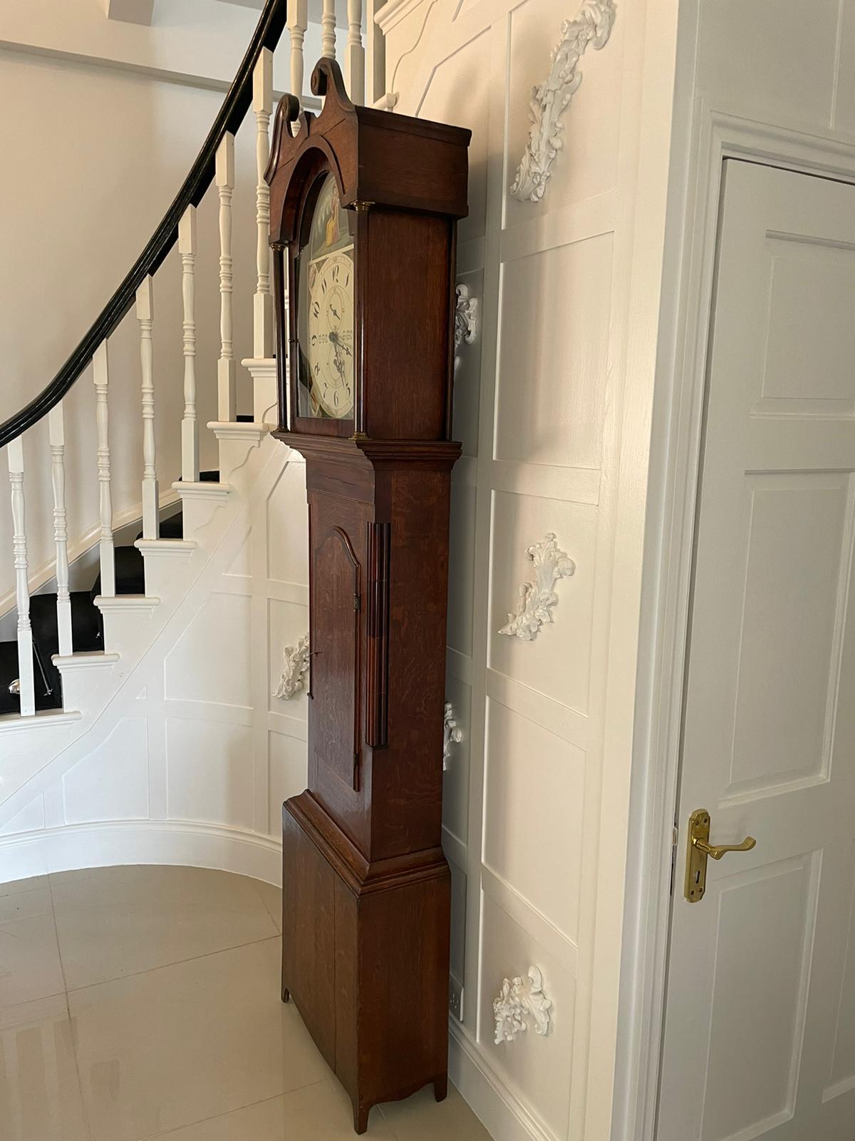 Milieu du XIXe siècle Horloge de grand-père ancienne en chêne et acajou par W Prior, Skipton en vente