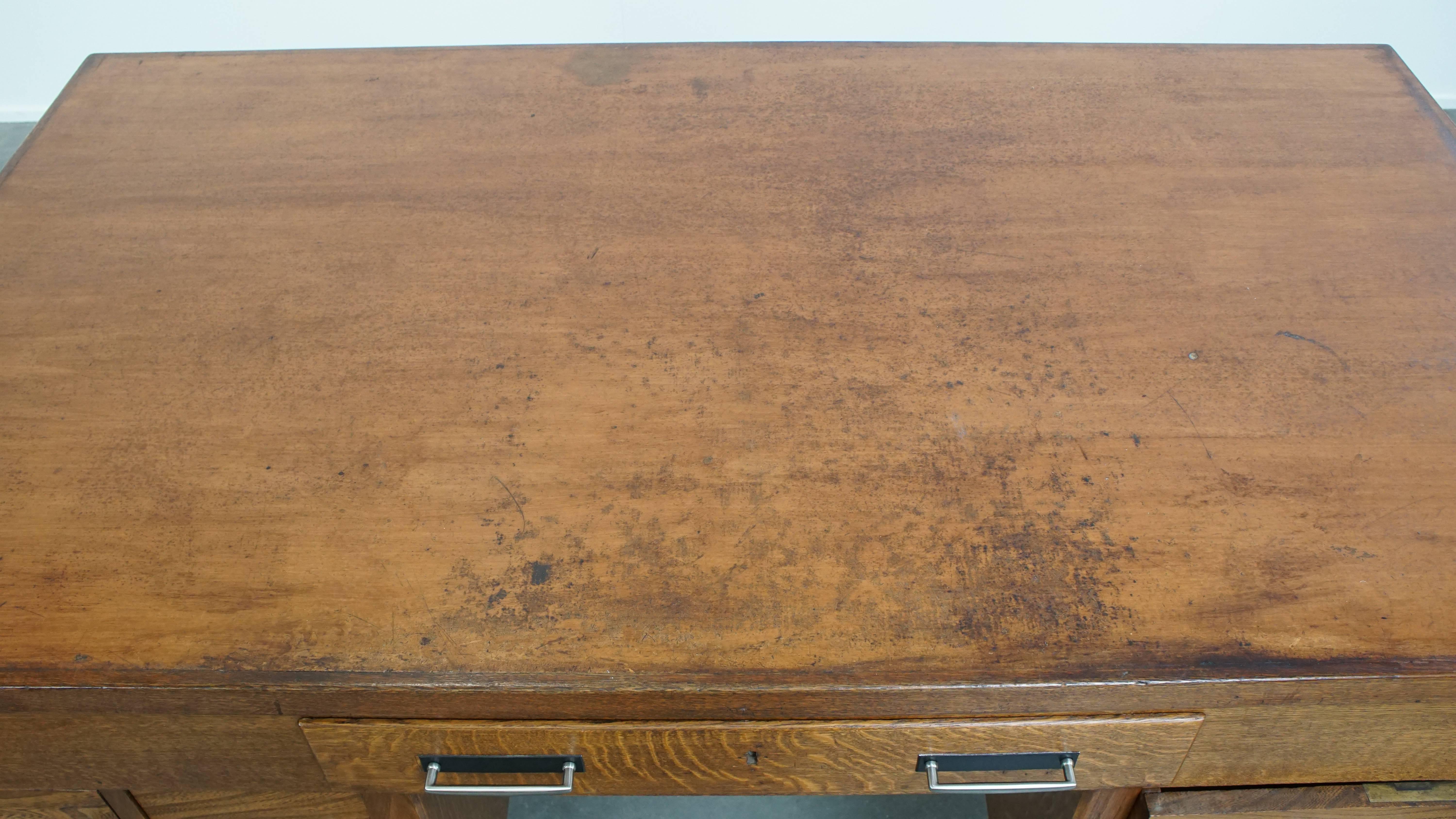 Antique Oak Art Deco Desk from the Early 20th Century in Amsterdam School Style For Sale 2