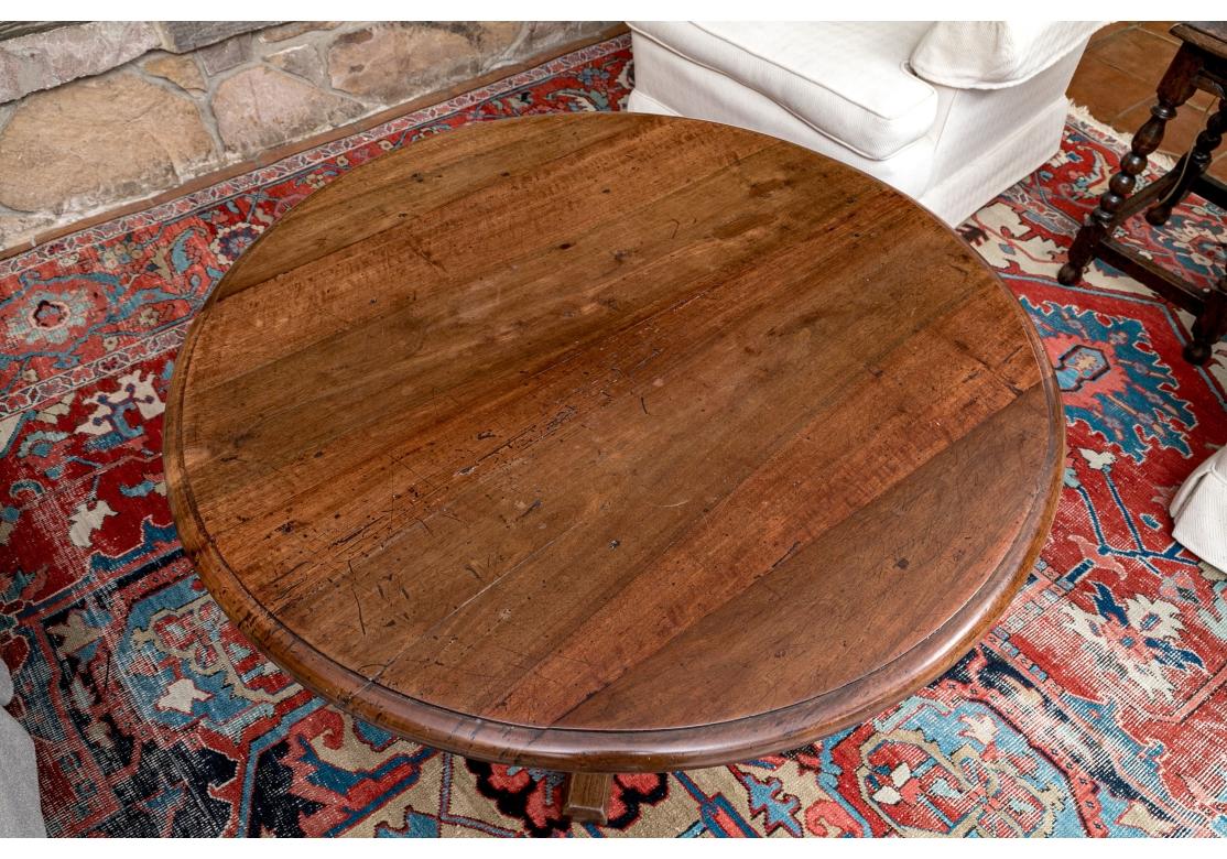 Antique Oak Arts and Crafts Era Round Pedestal Table For Sale 5