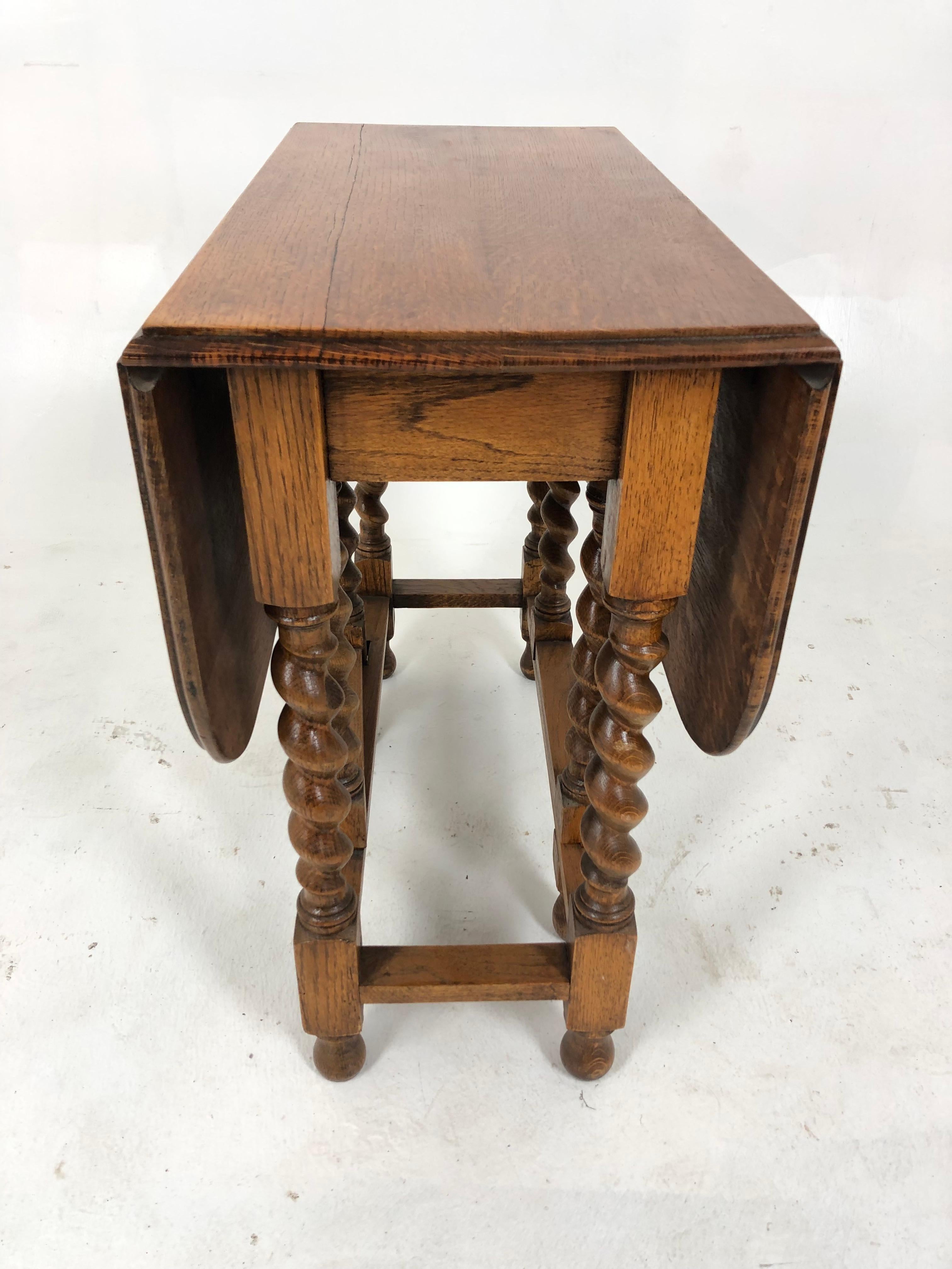 Antique Oak Barley Twist Gateleg Table, Drop Leaf Table, Scotland 1920, H757 In Good Condition For Sale In Vancouver, BC