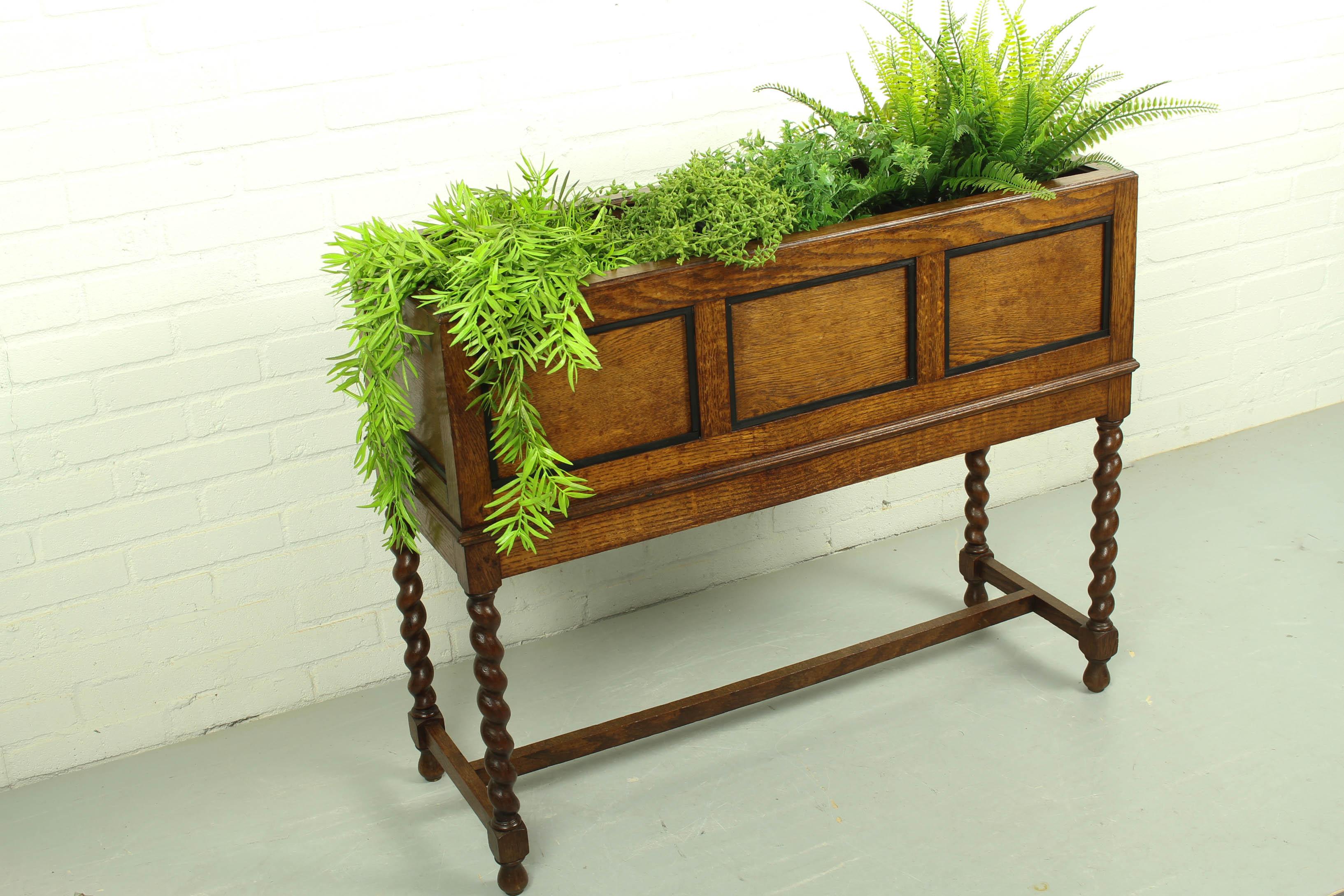 Antique Oak Barley Twist Legs Art Deco Jardinière / Planter Box Stand, 1920s In Good Condition In Appeltern, Gelderland