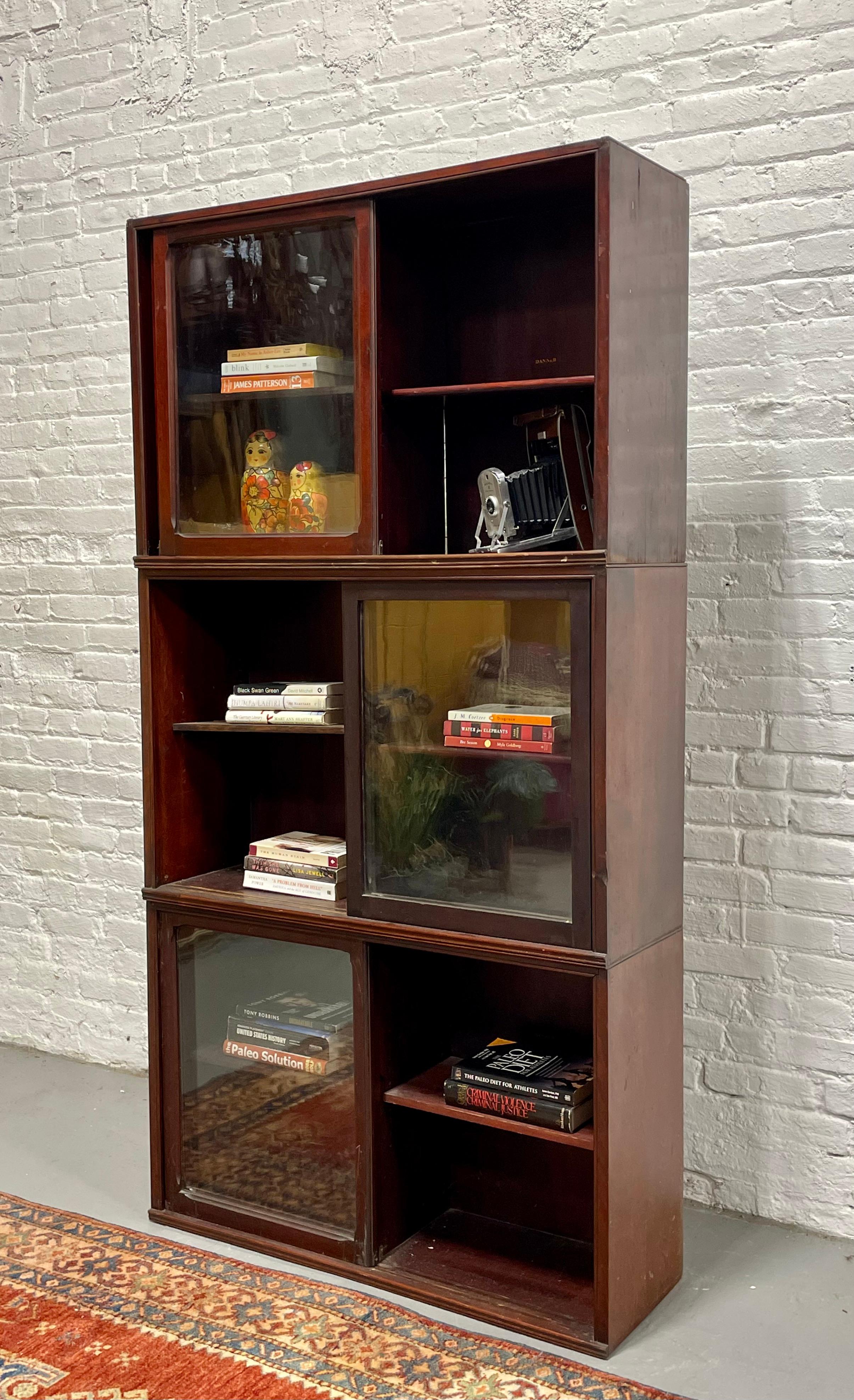 Arts and Crafts Antique Oak Barrister Bookcase / China Cabinet by Danner Furniture, circa 1910s