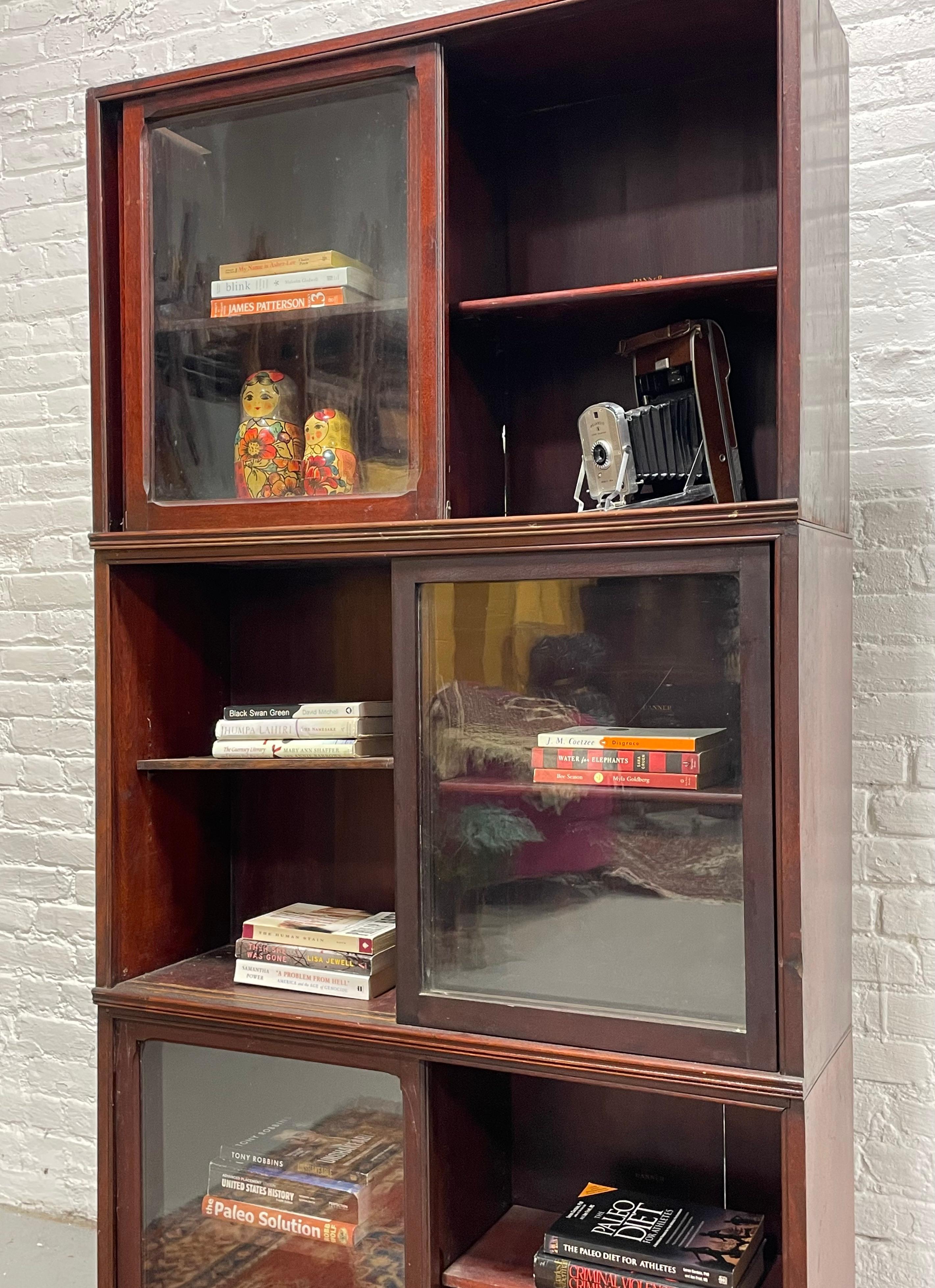 Antique Oak Barrister Bookcase / China Cabinet by Danner Furniture, circa 1910s In Fair Condition In Weehawken, NJ