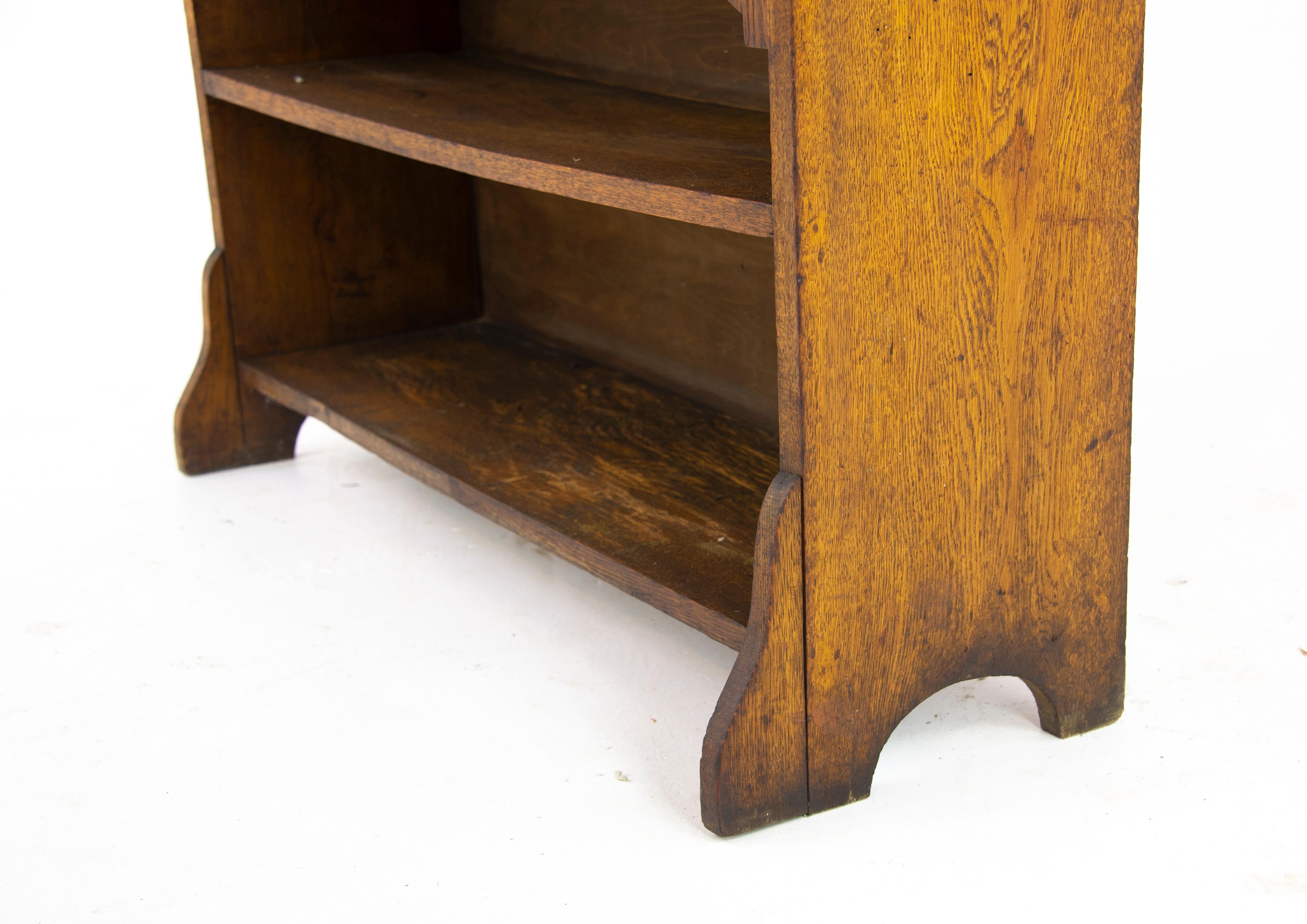 Antique Oak Bookcase, Arts & Crafts, Inlaid Bookcase, Leaded Glass Doors, B1169A In Good Condition In Vancouver, BC