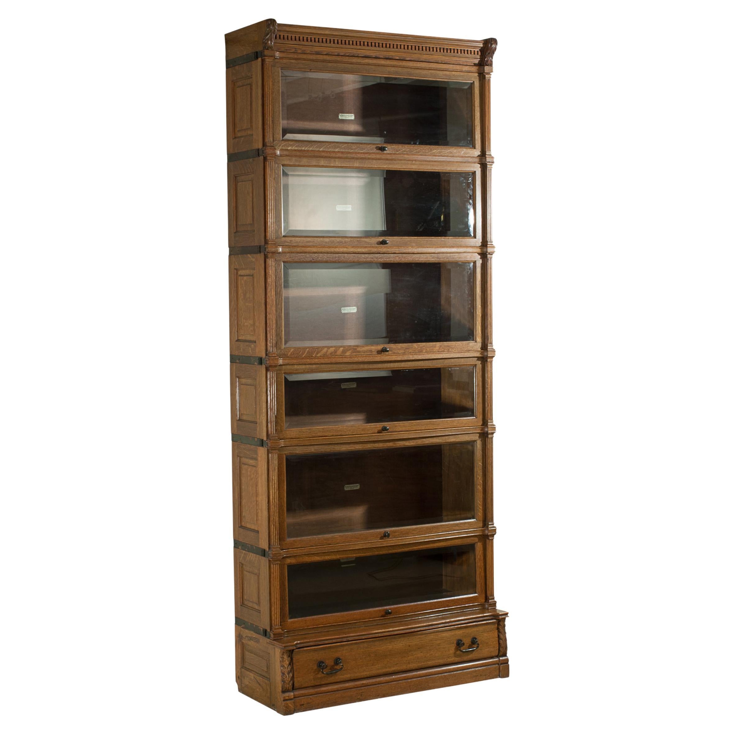 Globe and Wernicke Bookcase in fanstastic Tiger Oak For Sale at 1stDibs