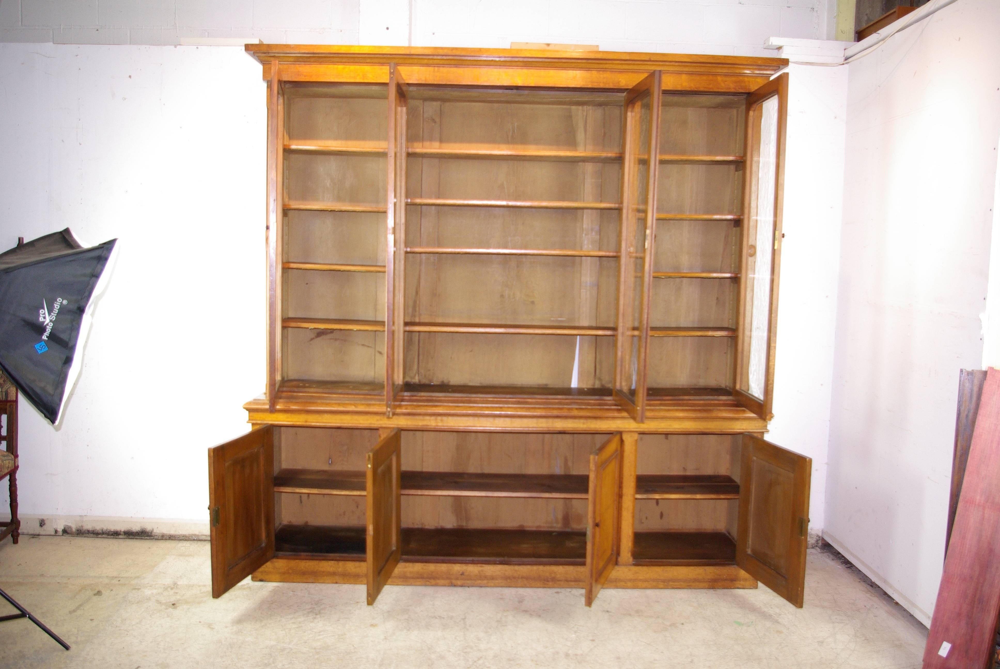Antique oak bookcase, library bookcase, tiger oak bookshelves, Scotland 1870, B1043

Scotland, 1870
Flared molded cornice above
Four large glass doors with rounded molding
Each section fitted with four adjustable shelves
The base section with four
